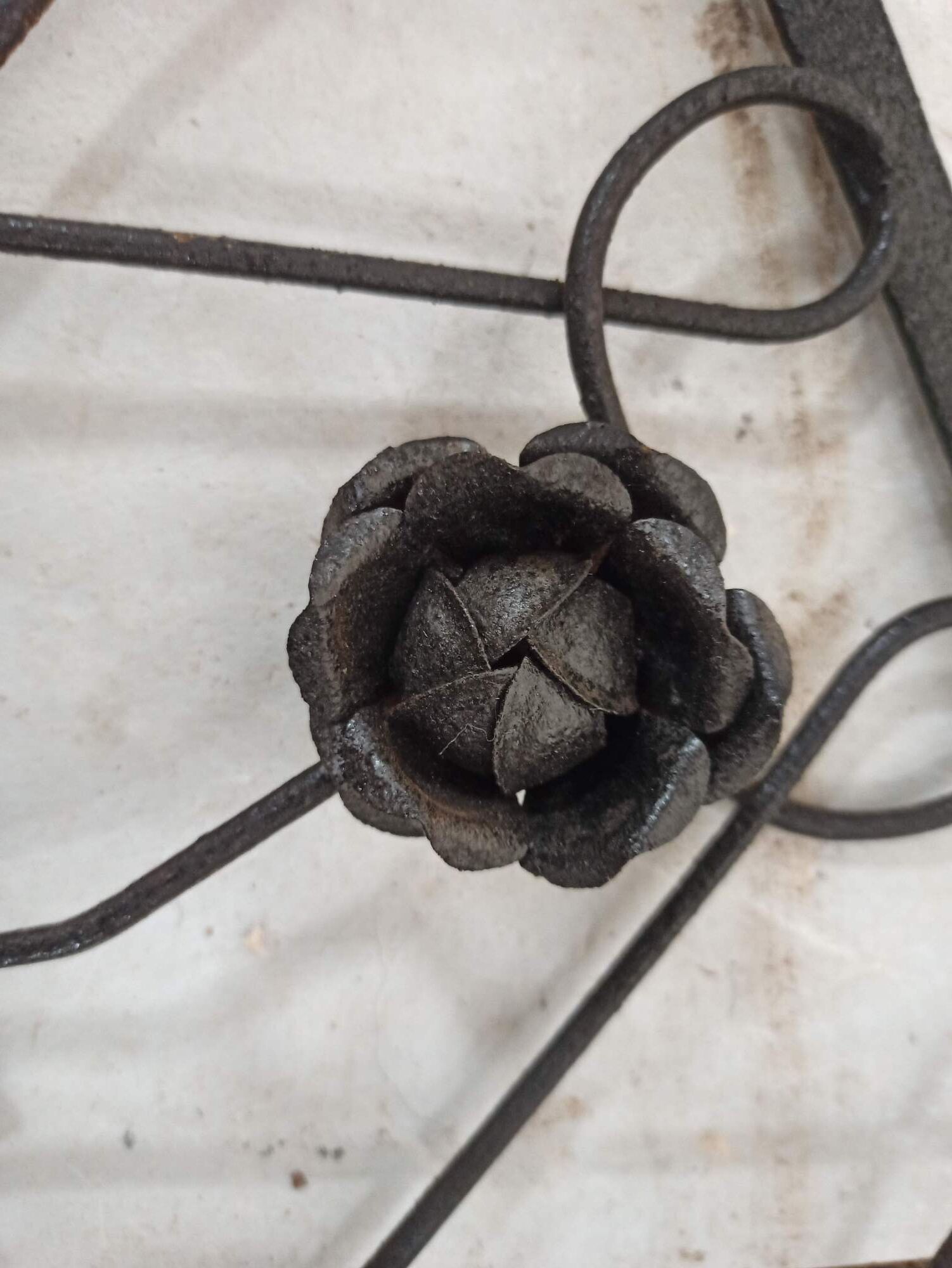 Coat rack in wrought iron art deco patère with decoration of black rose coat rack coat rack