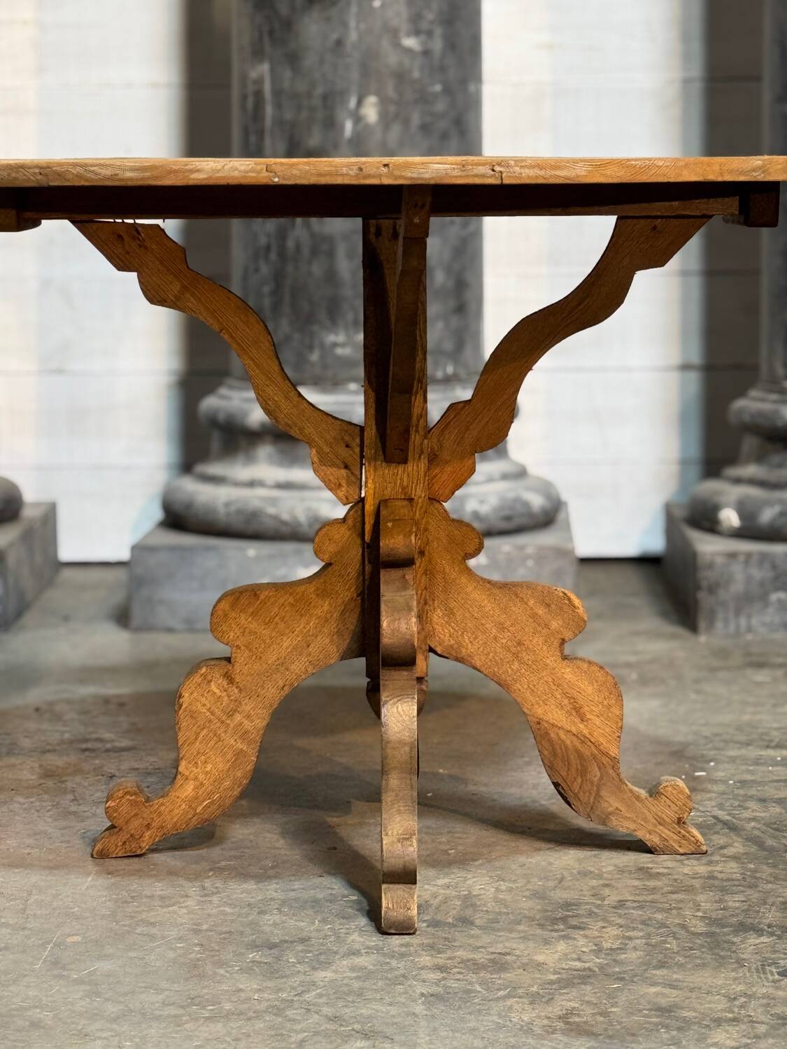 Round table in pitch pine and oak