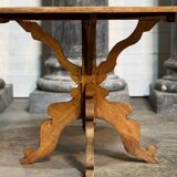 Round table in pitch pine and oak