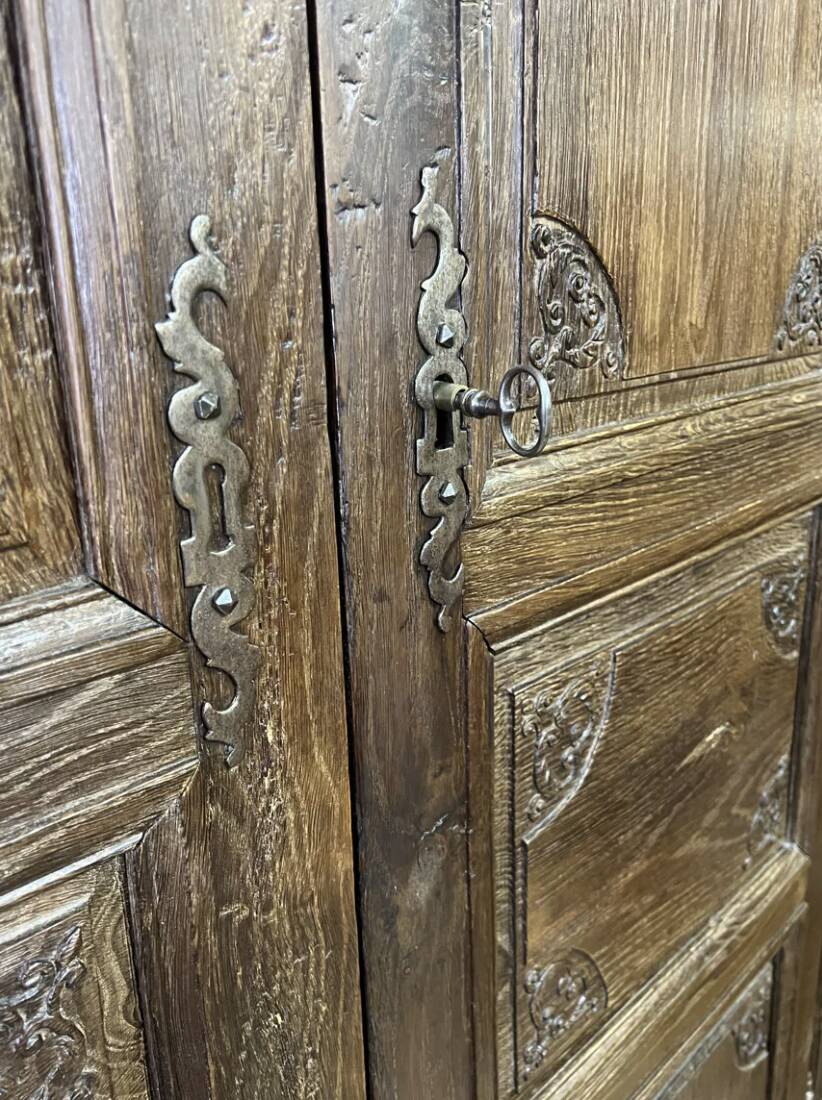 Louis XV carved wooden wardrobe from the 18th century