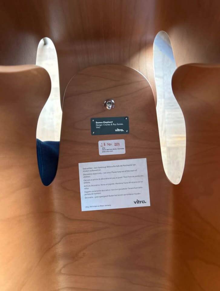 Eames Elephant – Vitra – Japanese Cherry – Official Edition