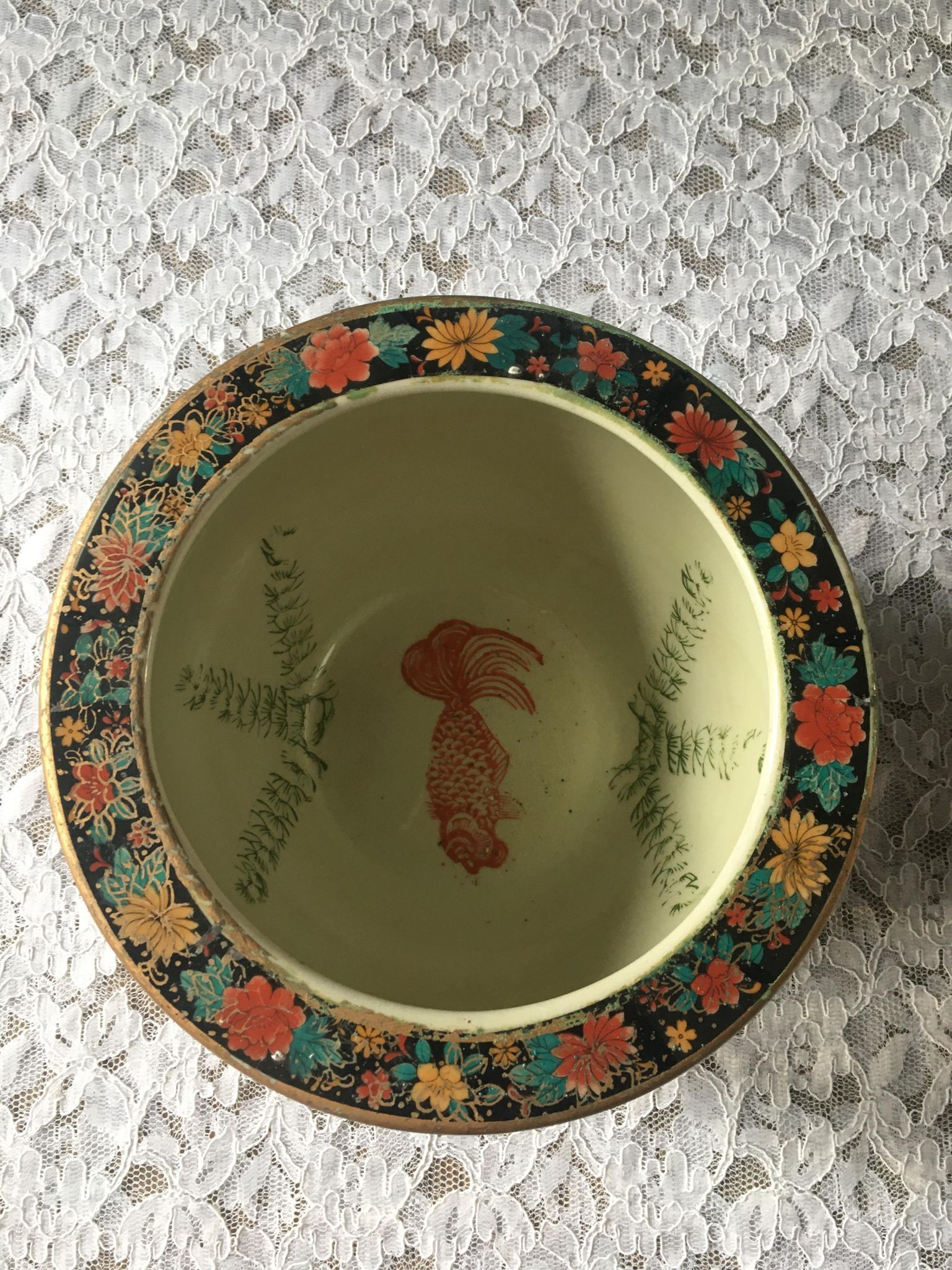 Antique Satsuma porcelain vase, Japan, late 19th-early 20th century