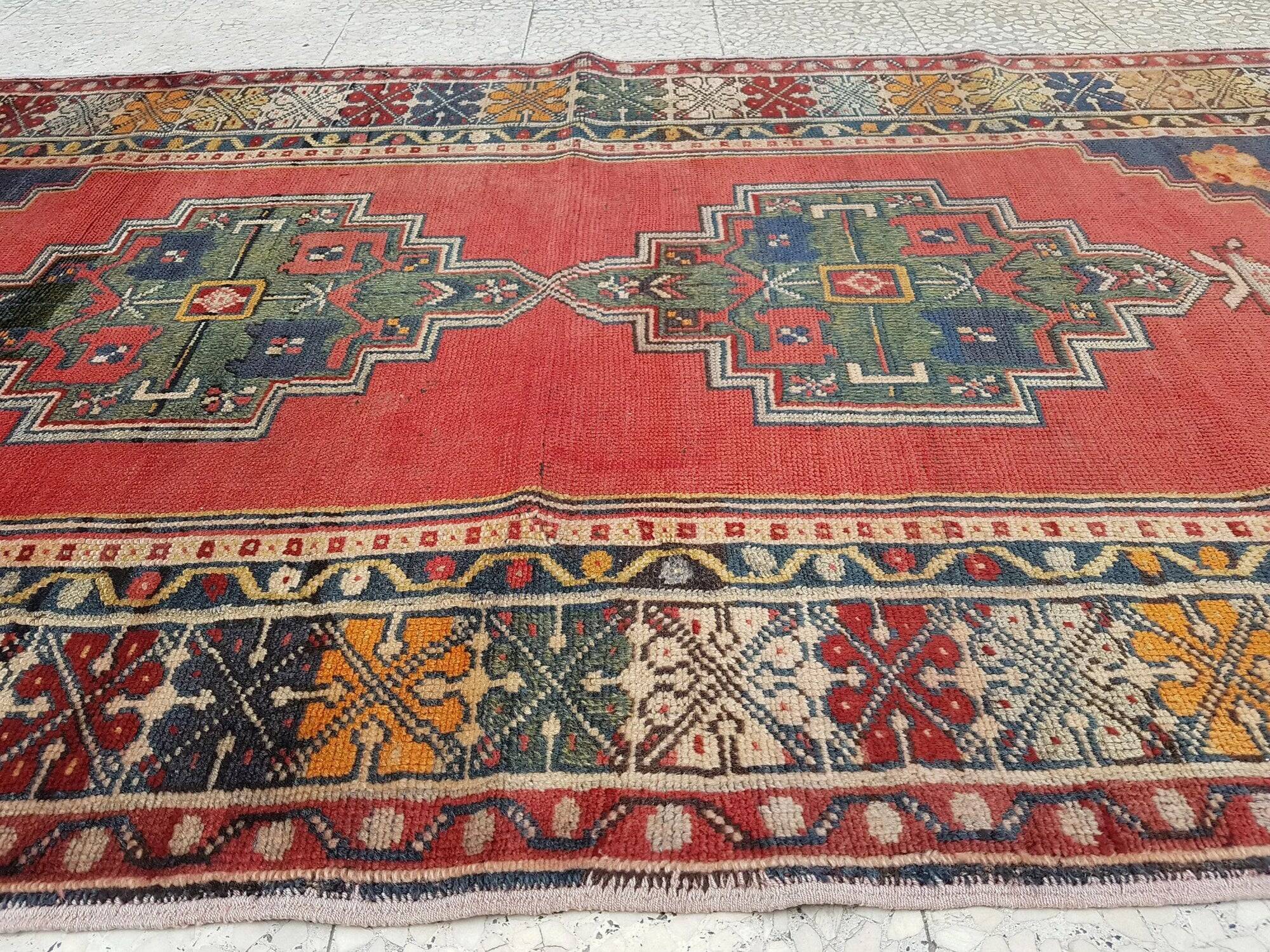Vintage handmade Turkish rug 130x228 cm