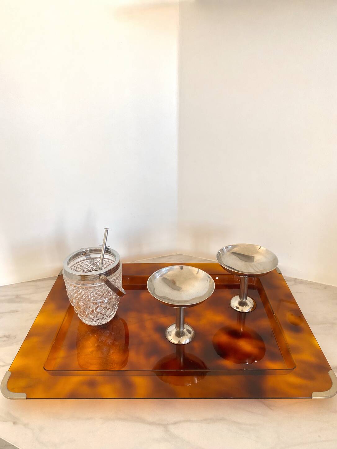 Plateau de service vintage en lucite façon écailles de tortue - Années 70
