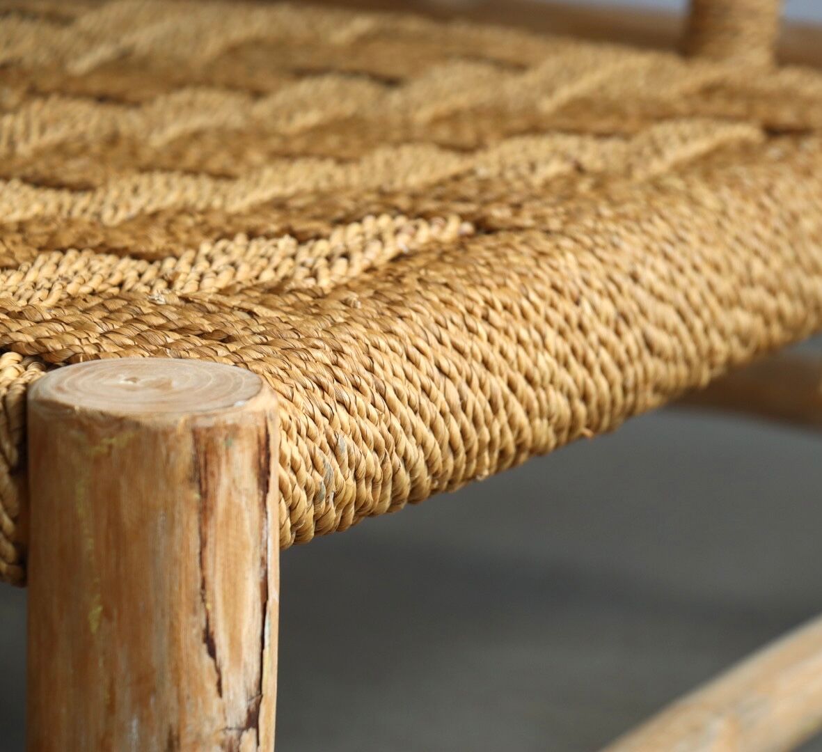 Low lounge chair in sisal rope and ash wood