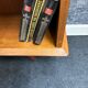 Bibliothèque vintage pieds compas