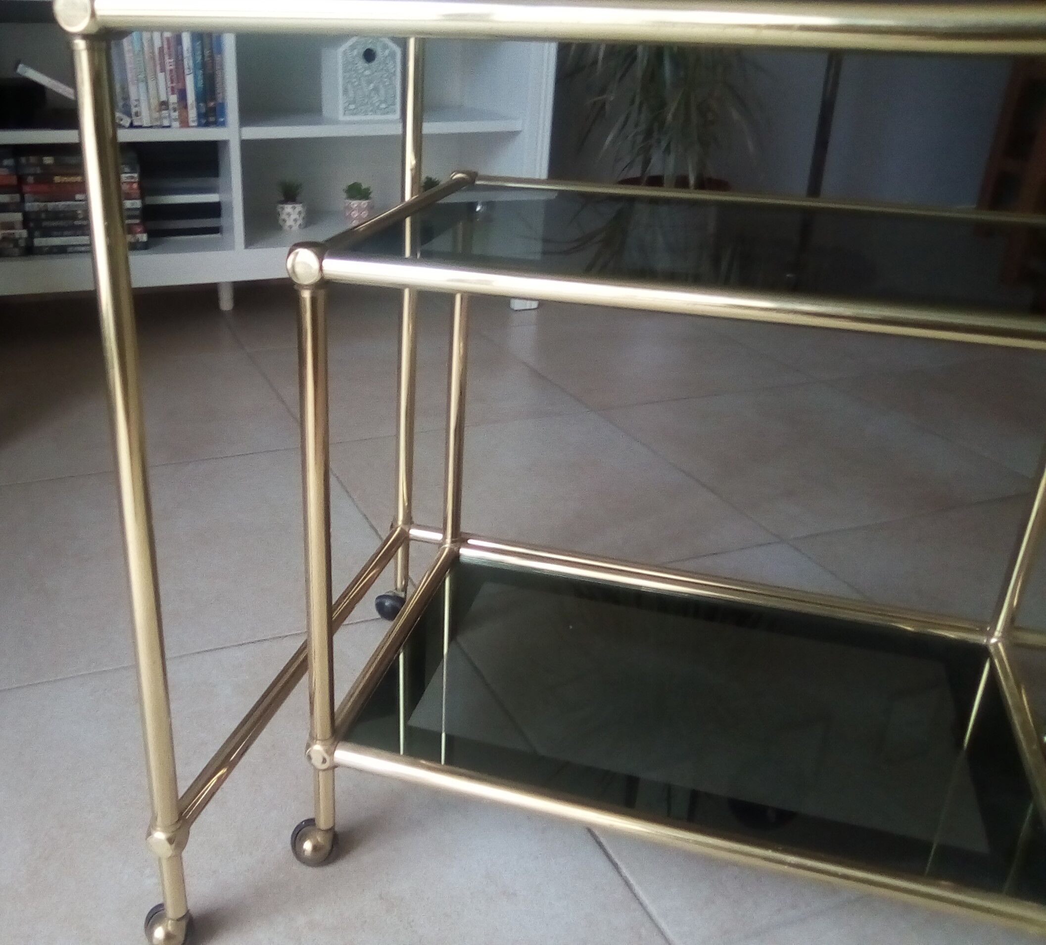 Pull out tables 1960