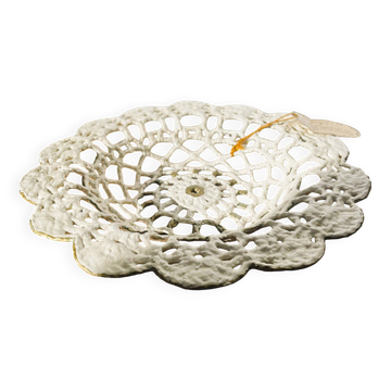 Lace and ceramic catch-all tray