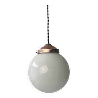 Suspension ancienne en opaline vintage