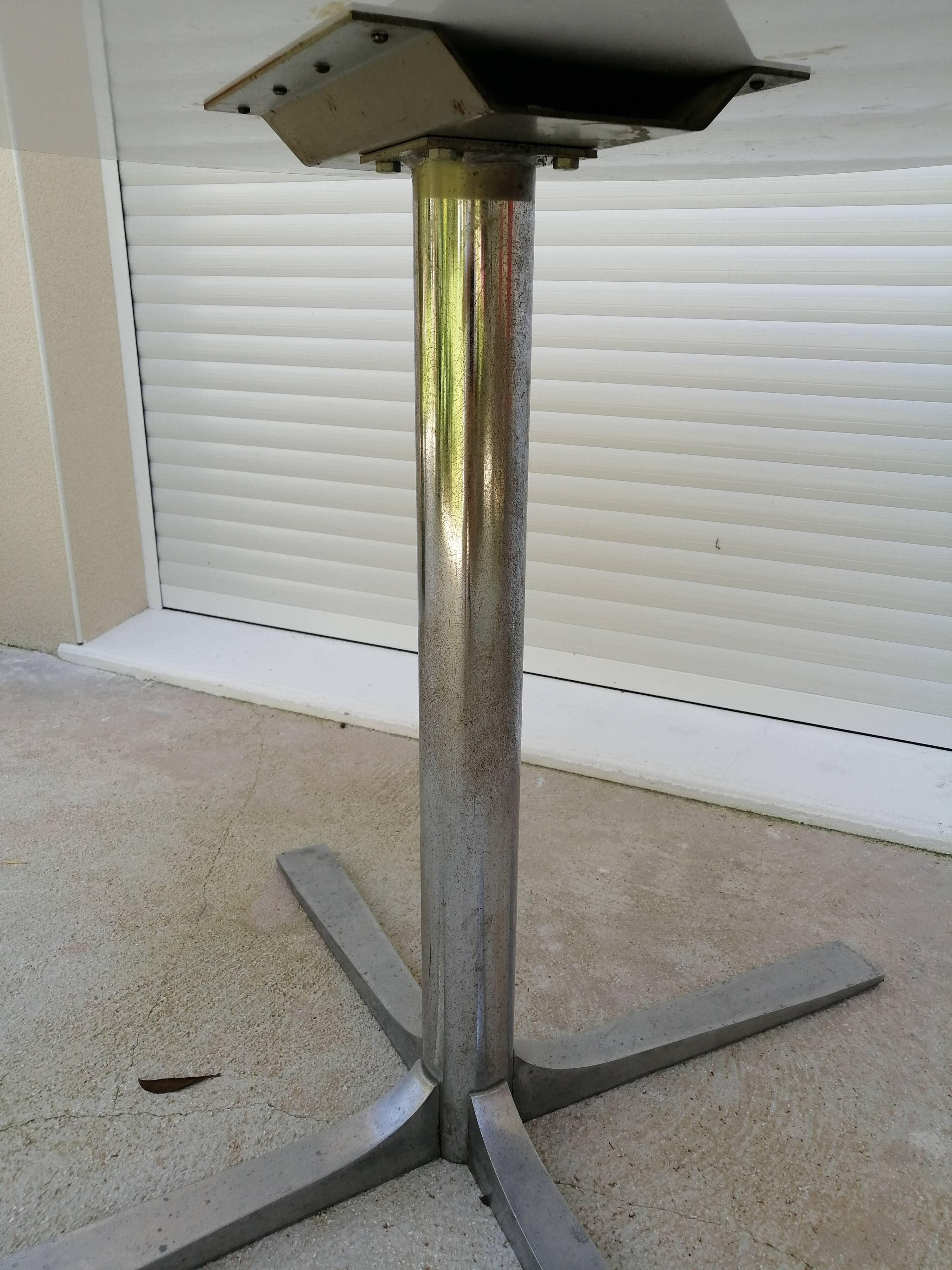 Round table formica orange 70s