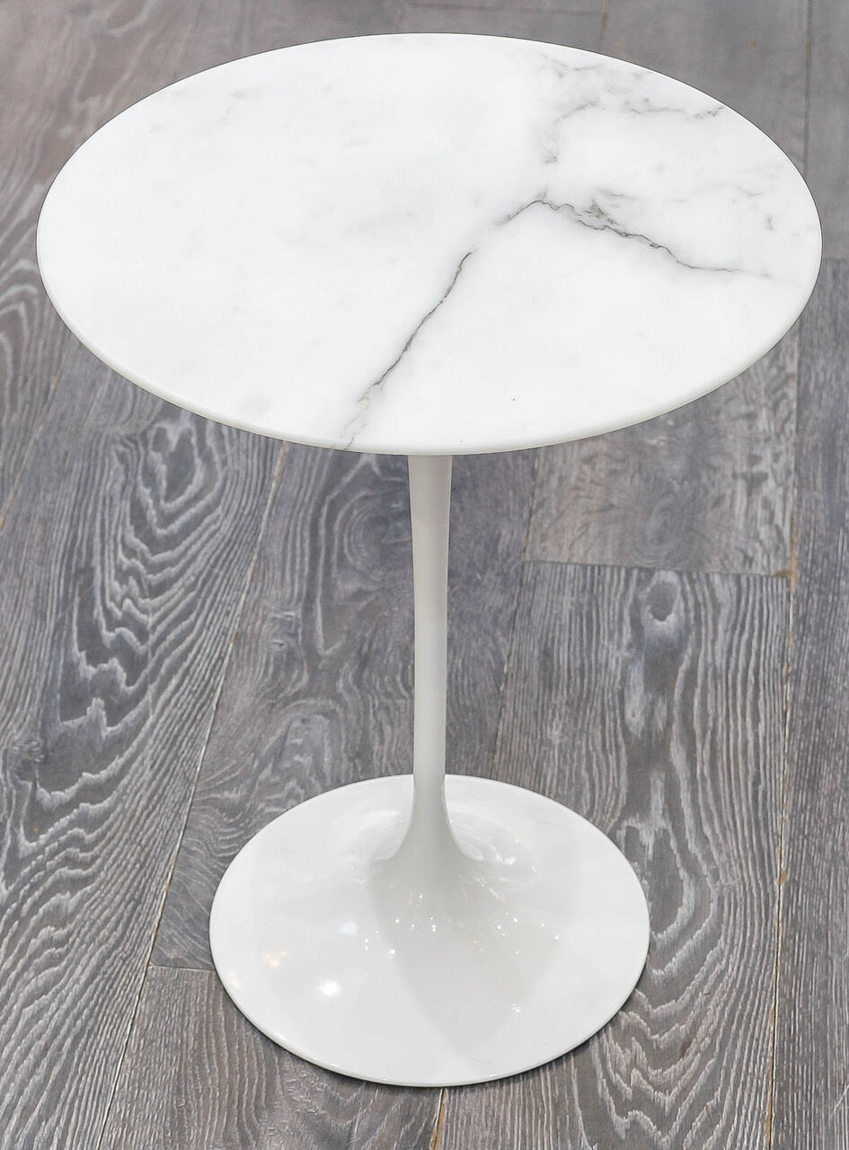 Round pedestal table in aluminium marble and white Rilsan Eero Saarinen (1910-1961), Edition Knoll