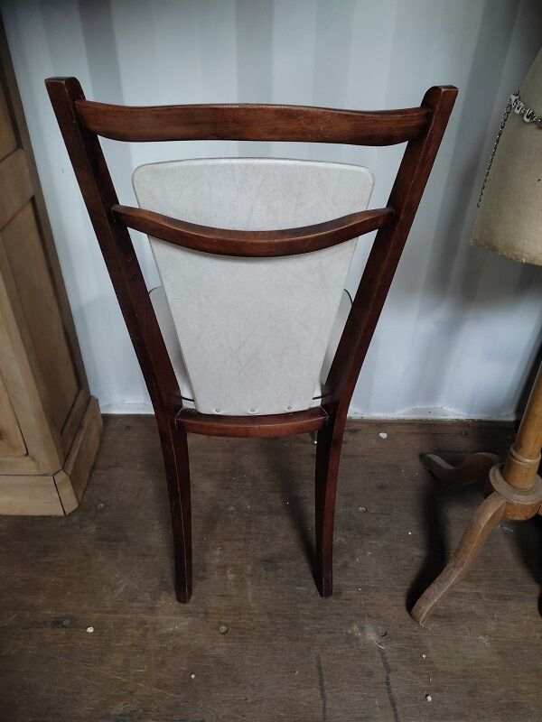 Chaise bois et simili cuir assise
