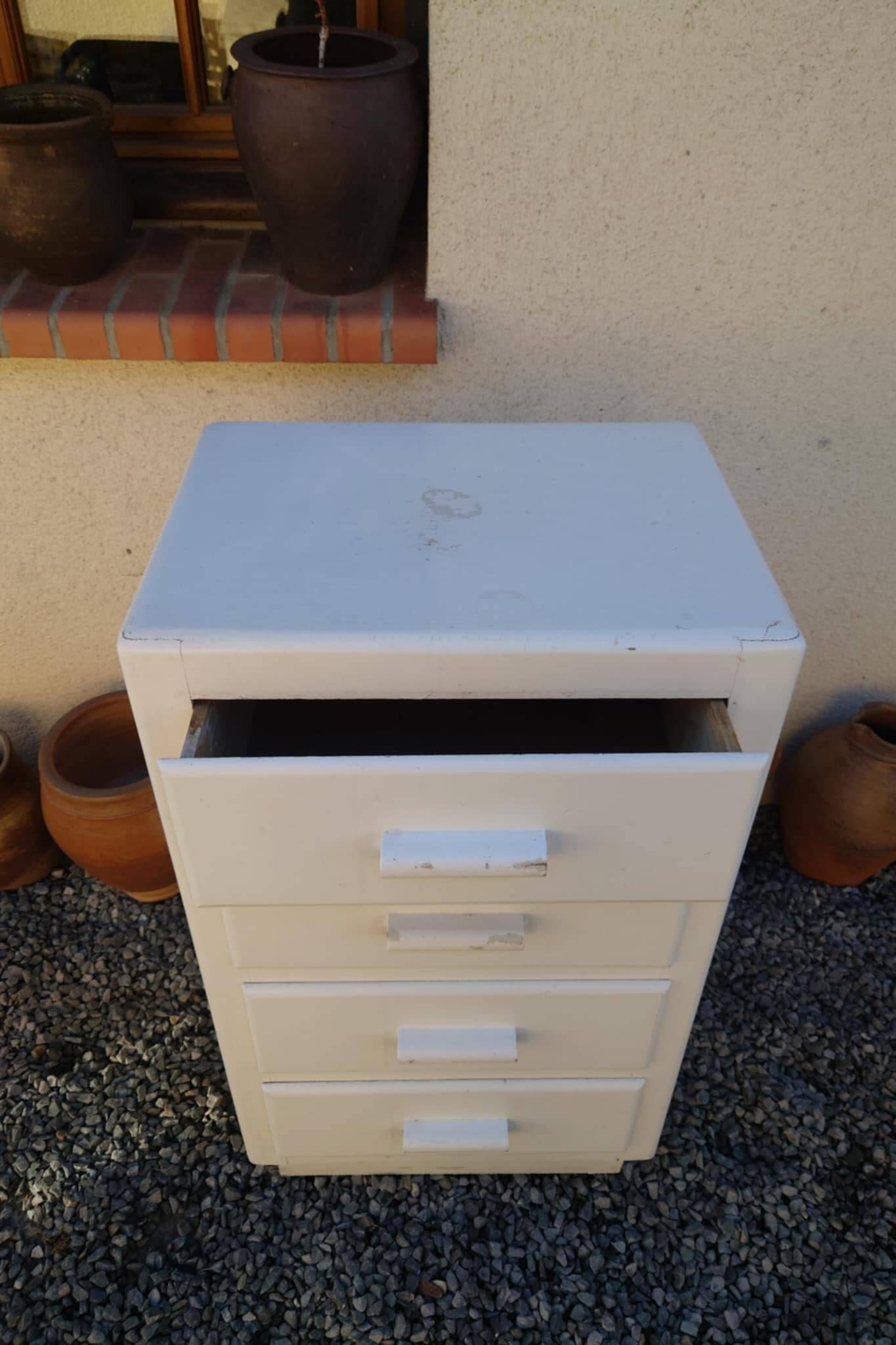 Art Deco chest of drawers in white painted wood with 4 drawers