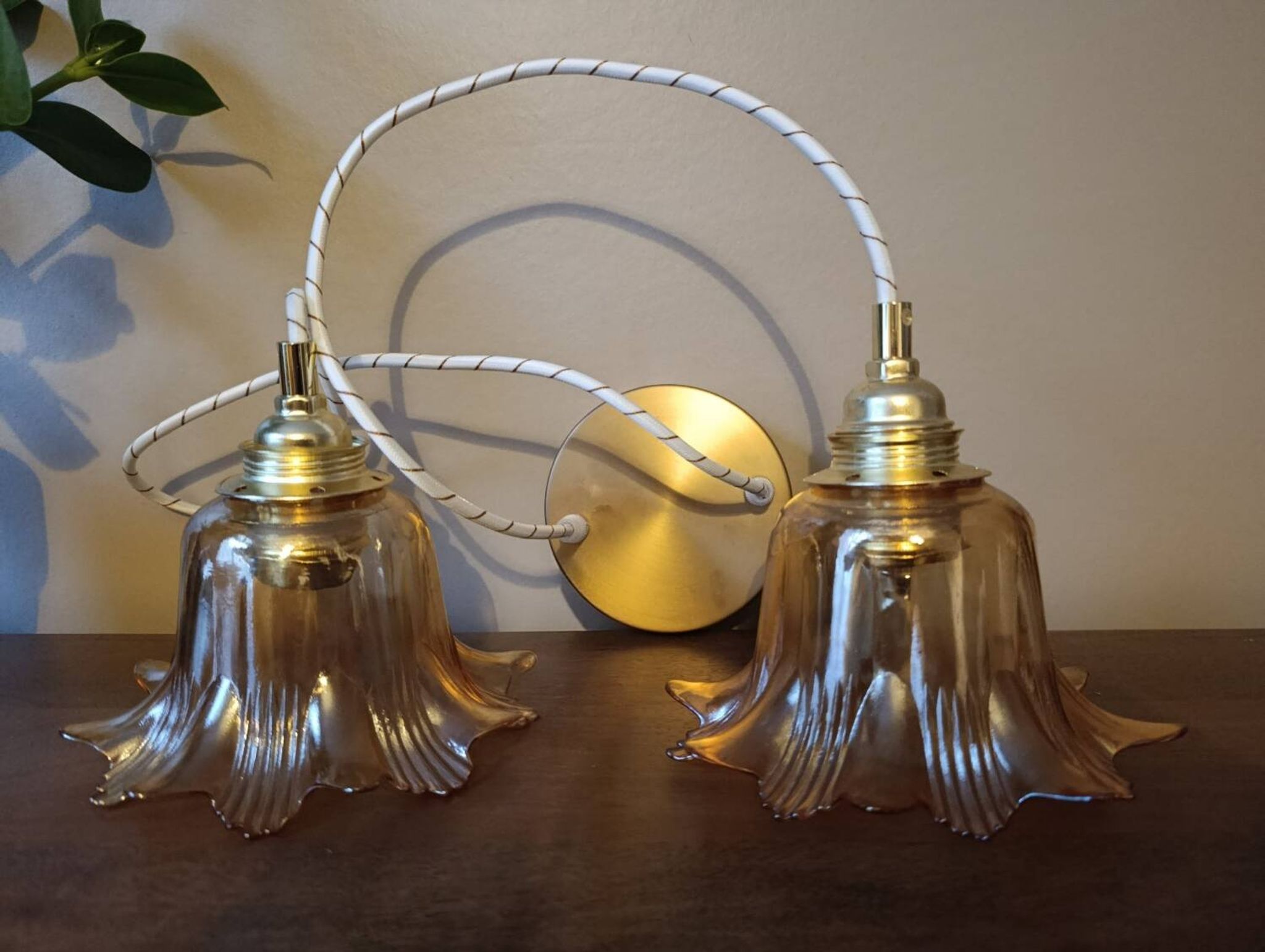 Suspension cascade 2 amber tulip glasses, vintage upcycled