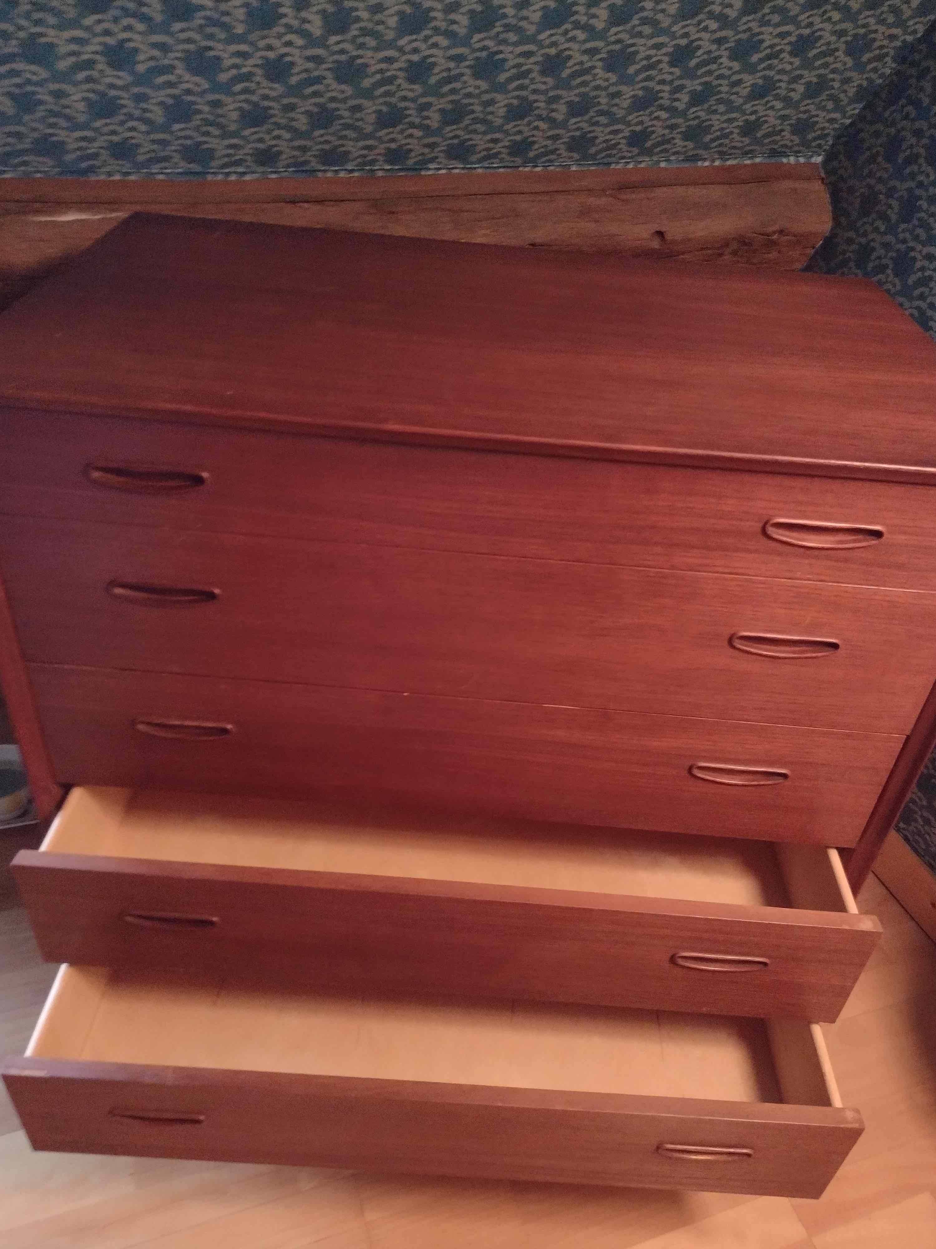 Commode vintage