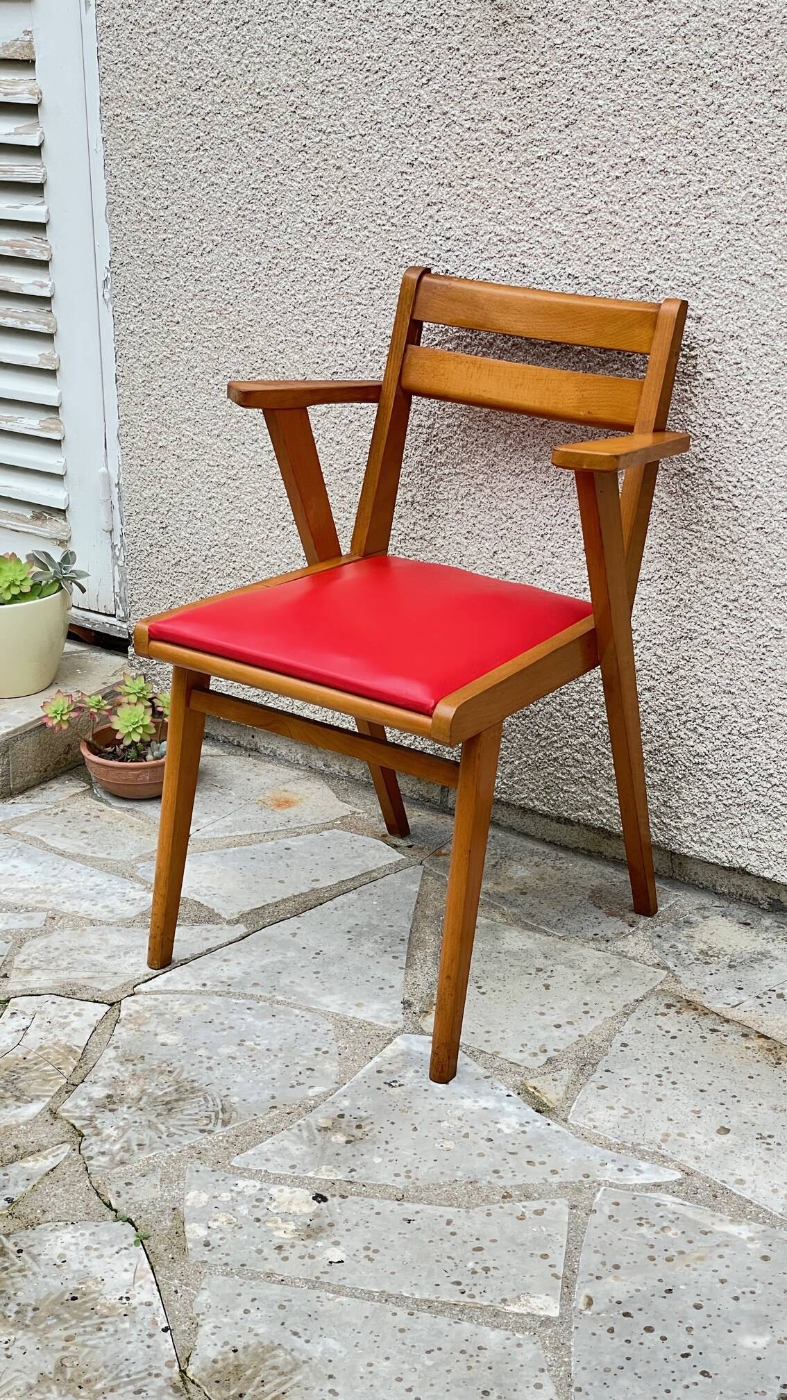 Office armchair with compass legs