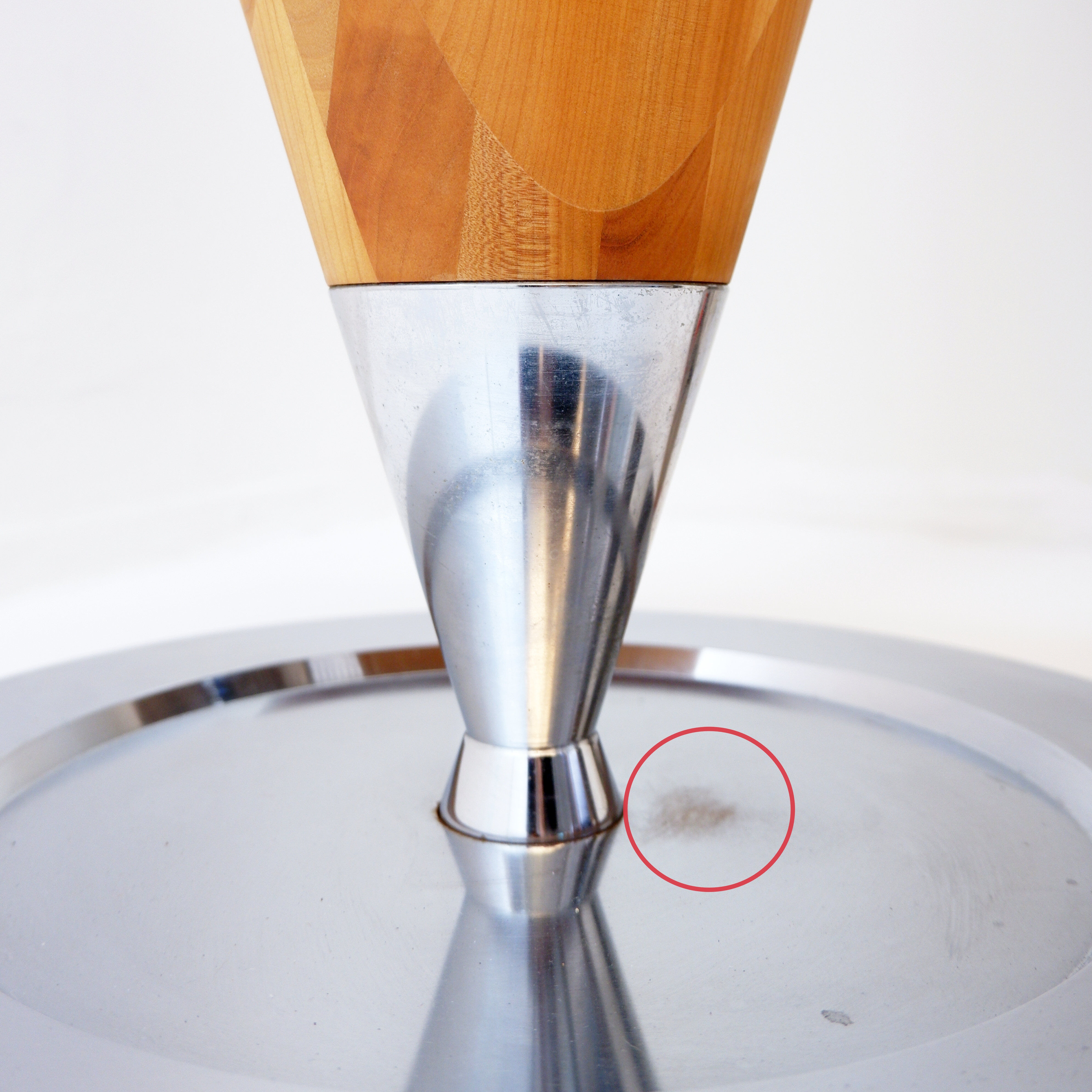 Cone-shaped kitchen unit with drawers