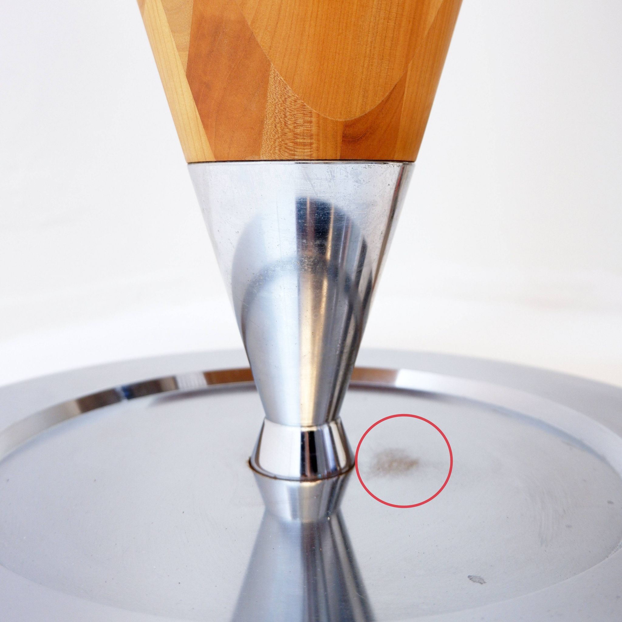 Cone-shaped kitchen unit with drawers