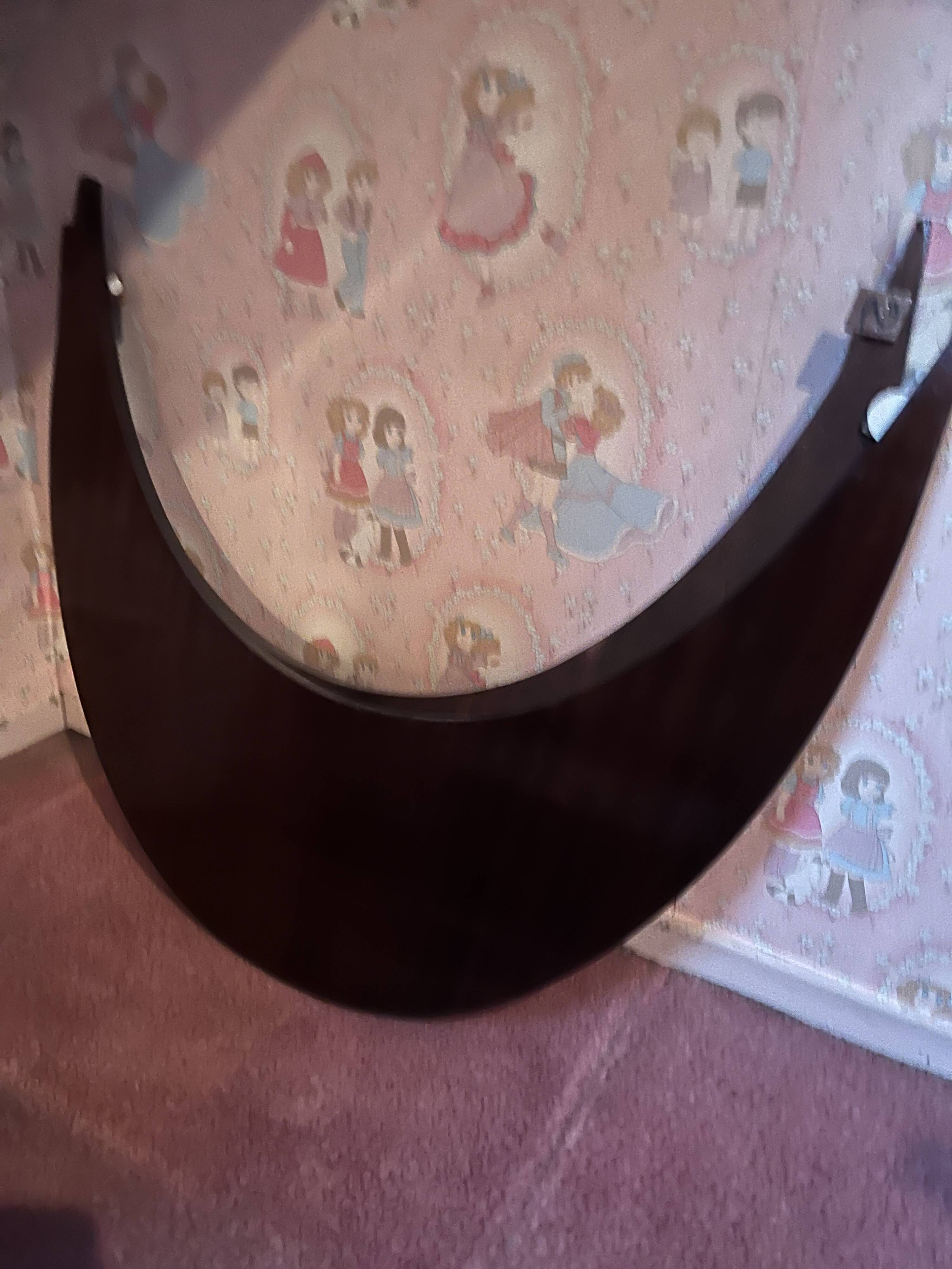 Extendable oval table in Louis XVI style