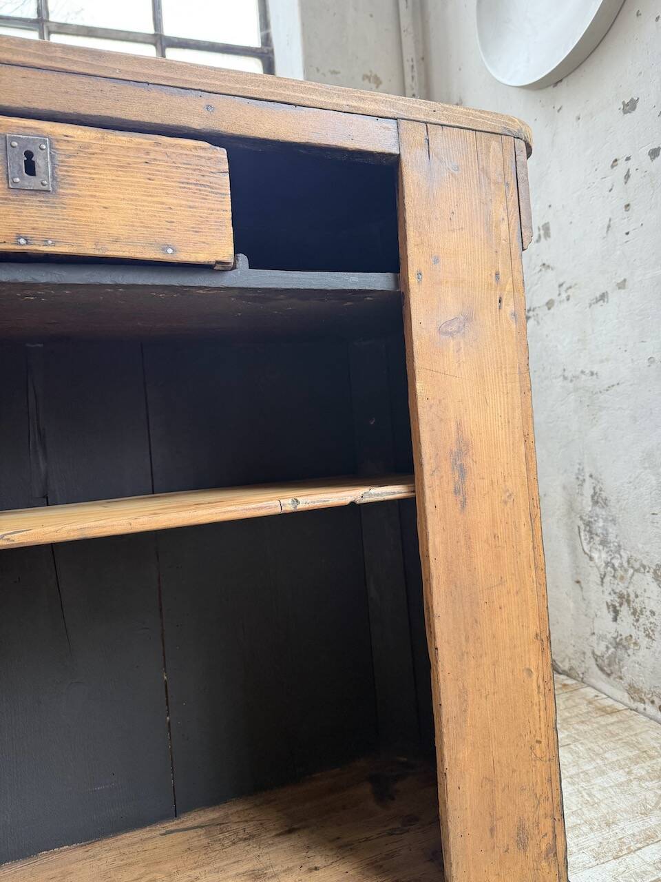 Floral 1920s trading counter
