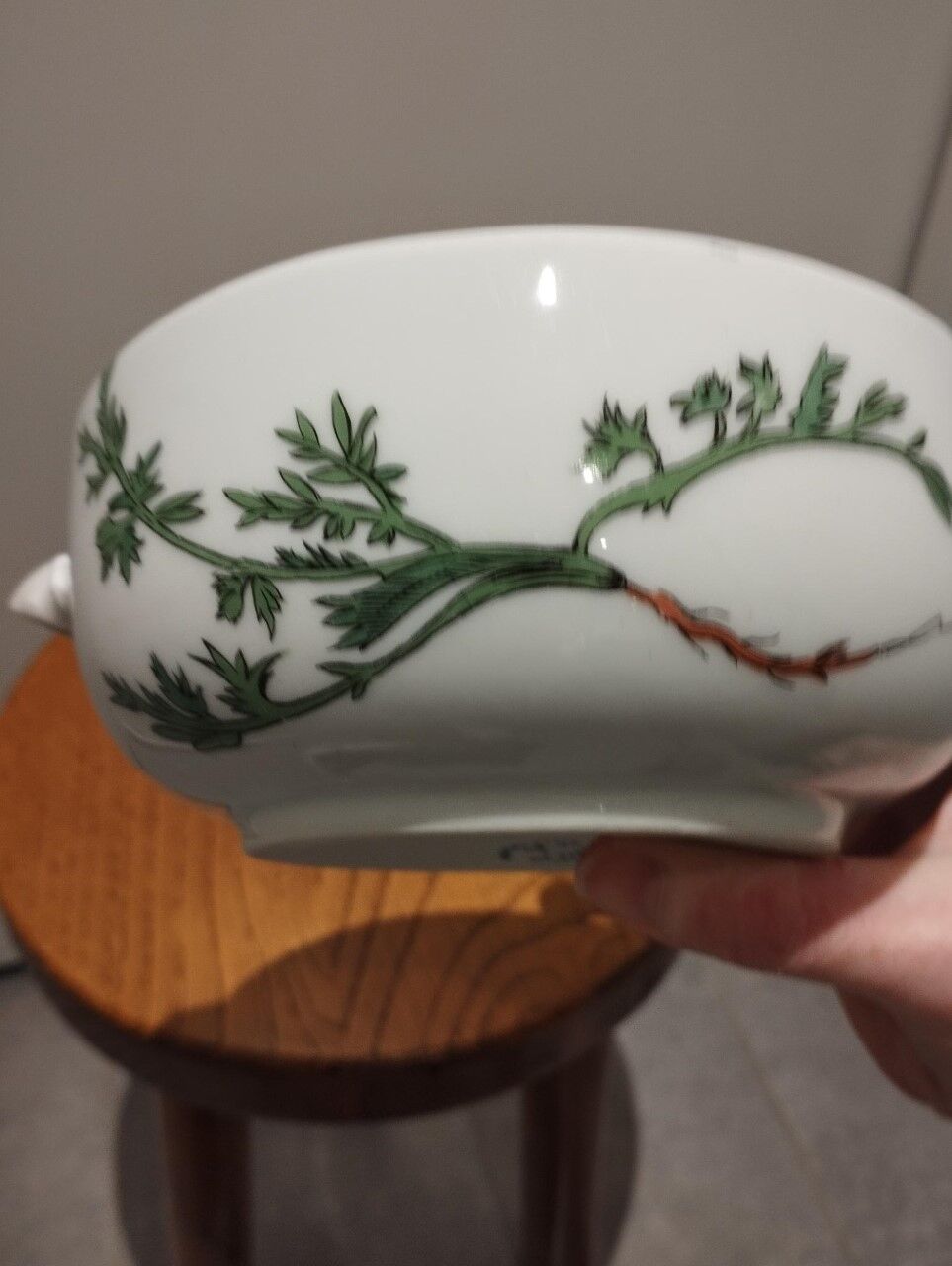 Dish with its lid in Paris porcelain