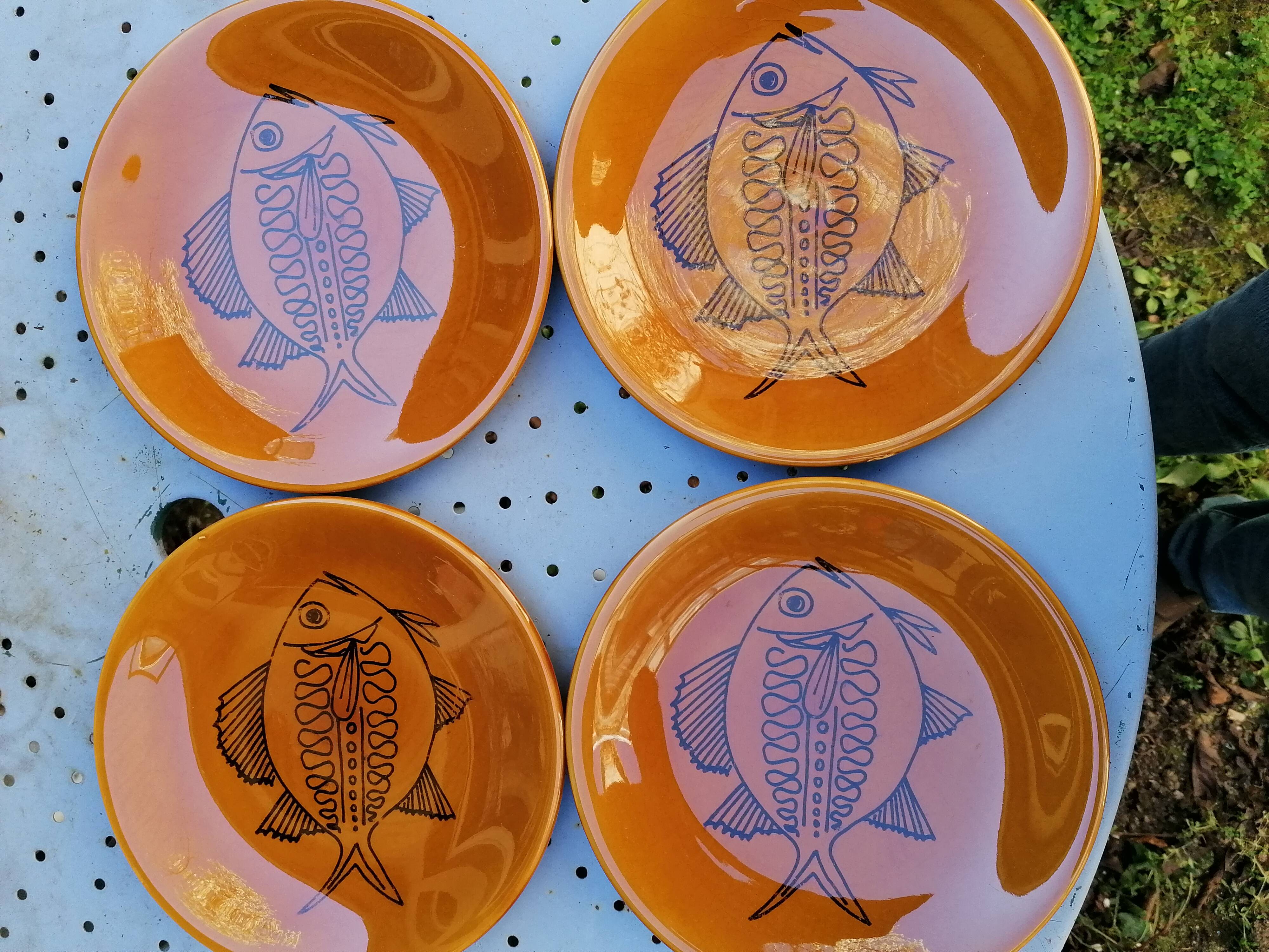 Vintage fish service