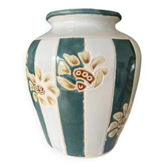 Ceramic flower vase