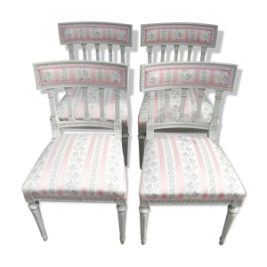 Série de 4 chaises style Louis