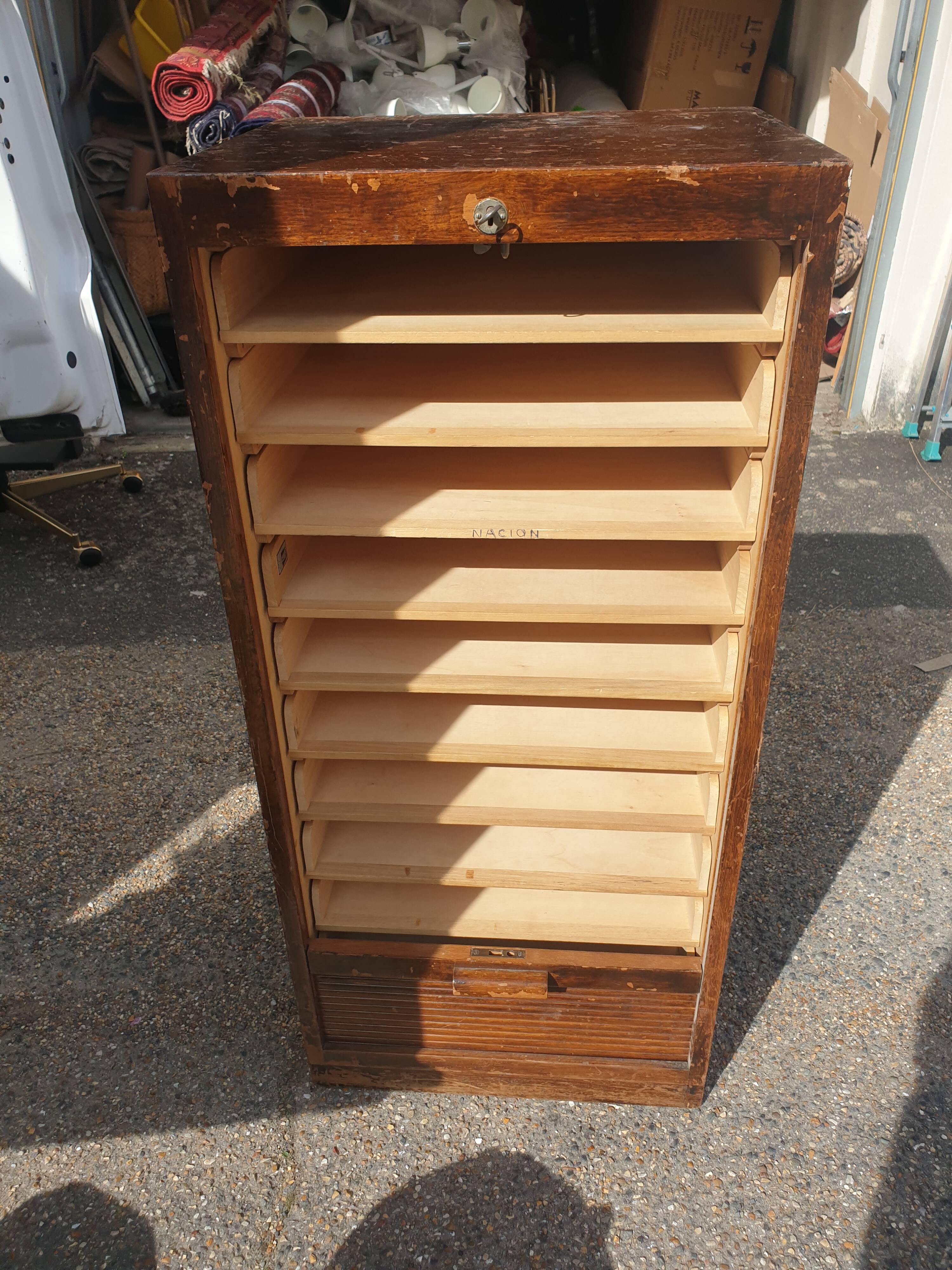 Administrative furniture with curtain