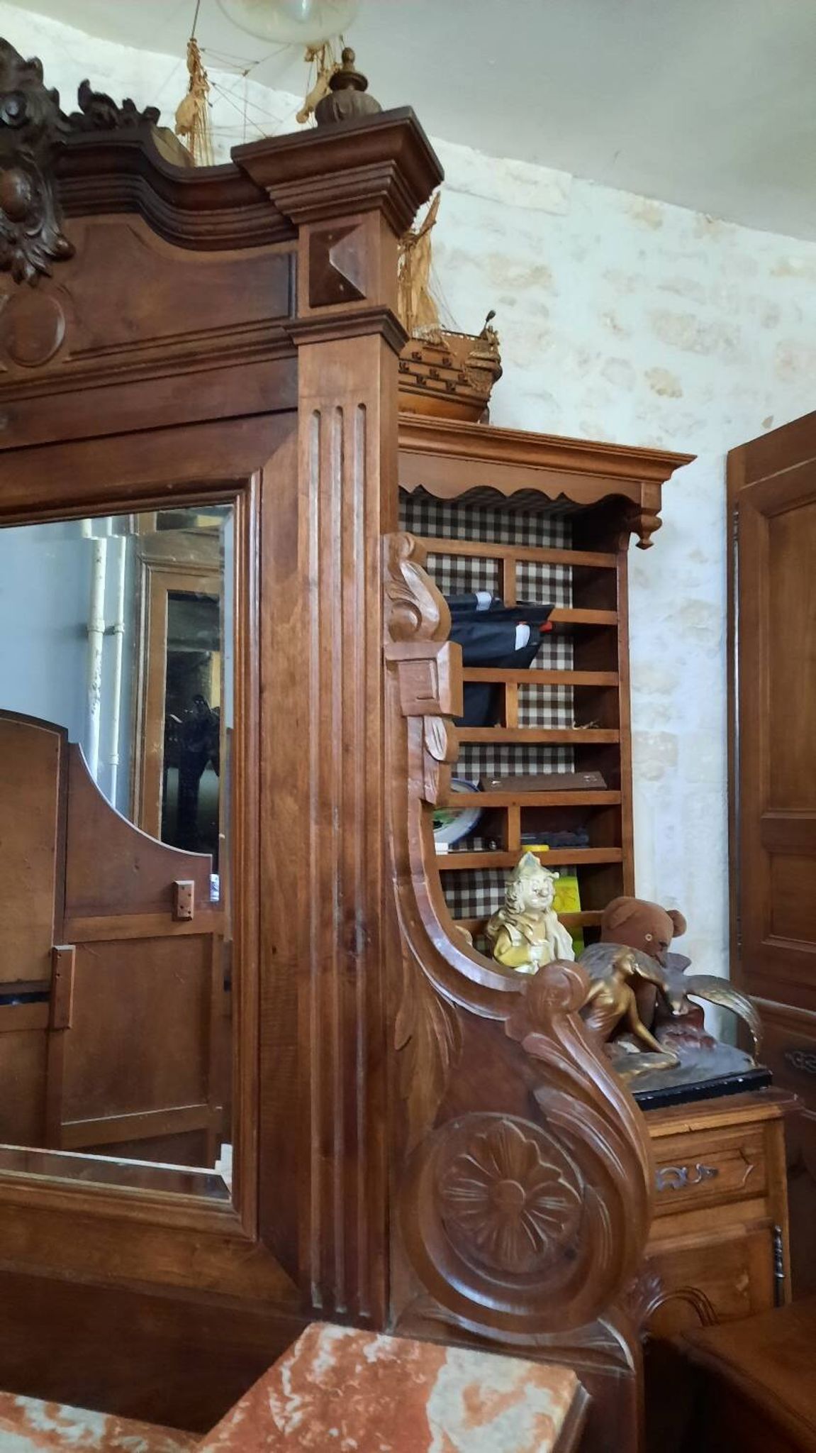Dressing table chest of drawers