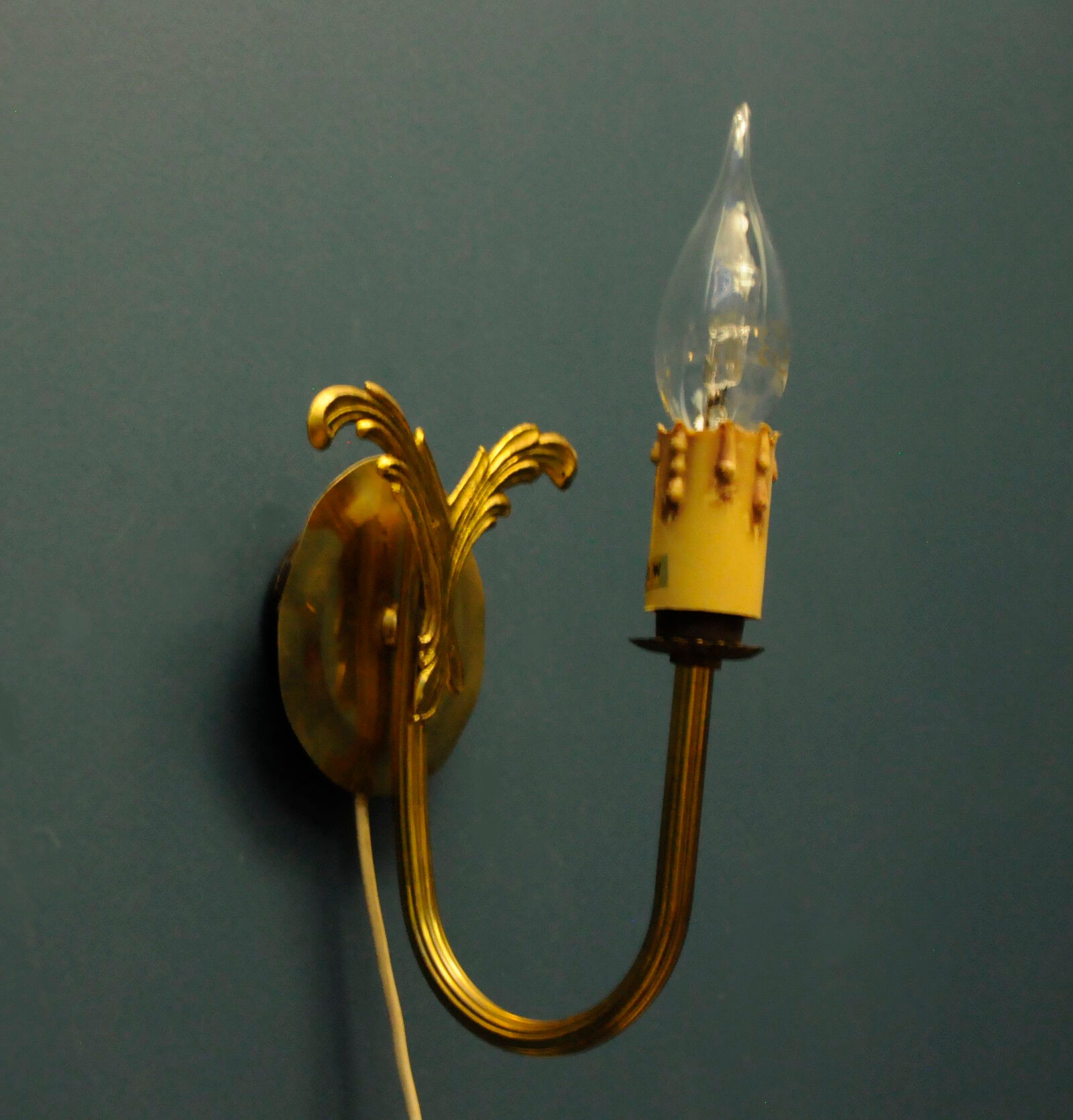 Art nouveau style brass wall lamp