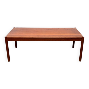 Mid-century Danish coffee table in solid teak by Magnus Olesen, 1960s.