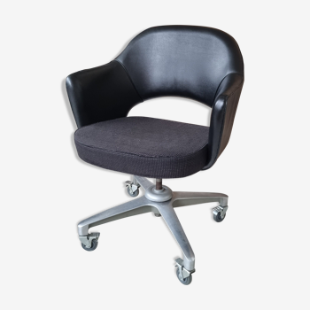 Fauteuil de bureau à roulettes pivotantes et inclinables d'Eero Saarinen pour Knoll