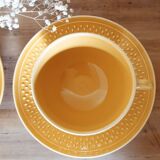 Duo of grain of rice cups and saucers