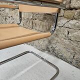 Fauteuil cantilever en cuir