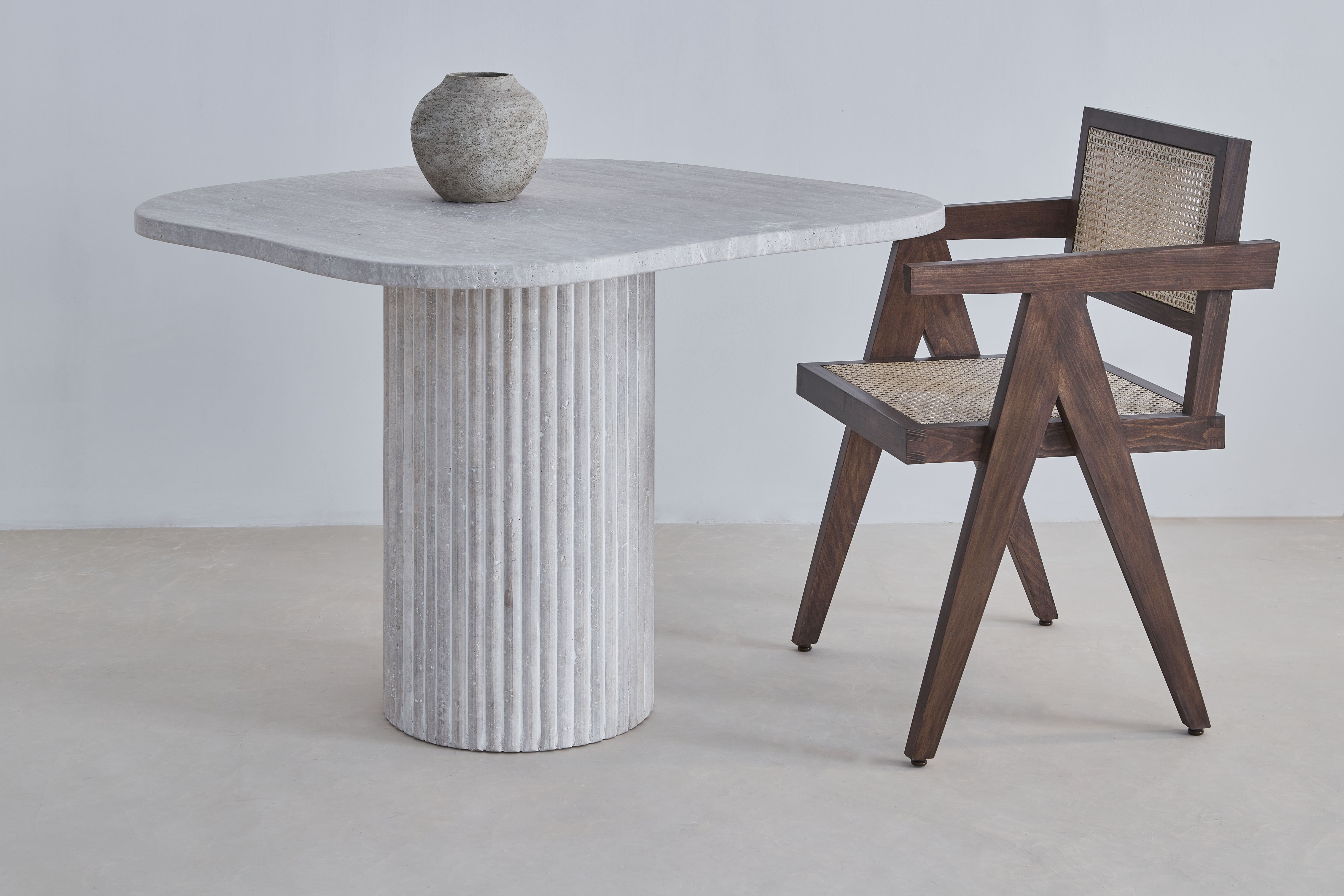 Natural travertine irregular dining table Athéna 90cm x 90cm