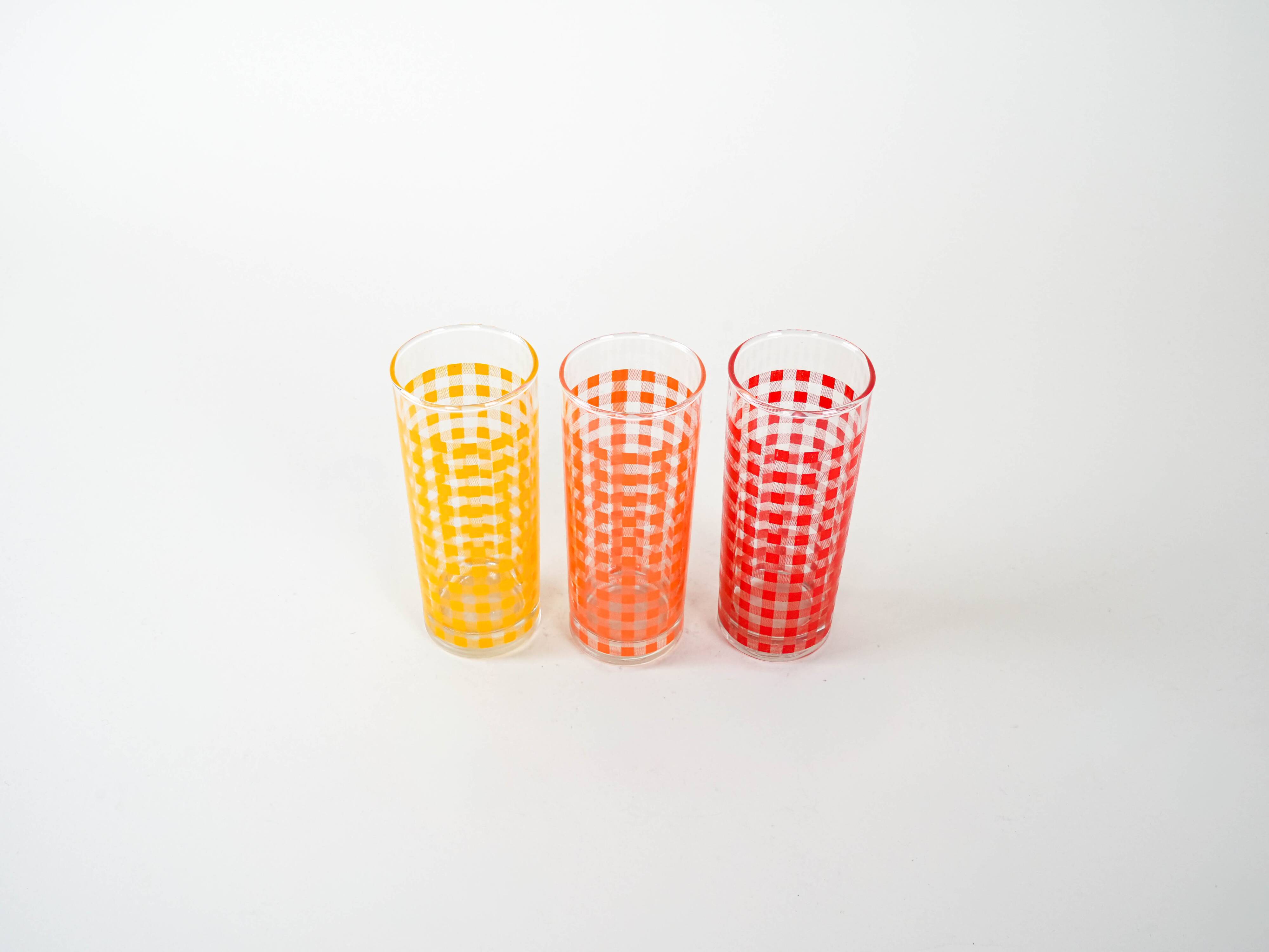 Ensemble de trois verres, design danois, années 1970, fabriqué au Danemark.