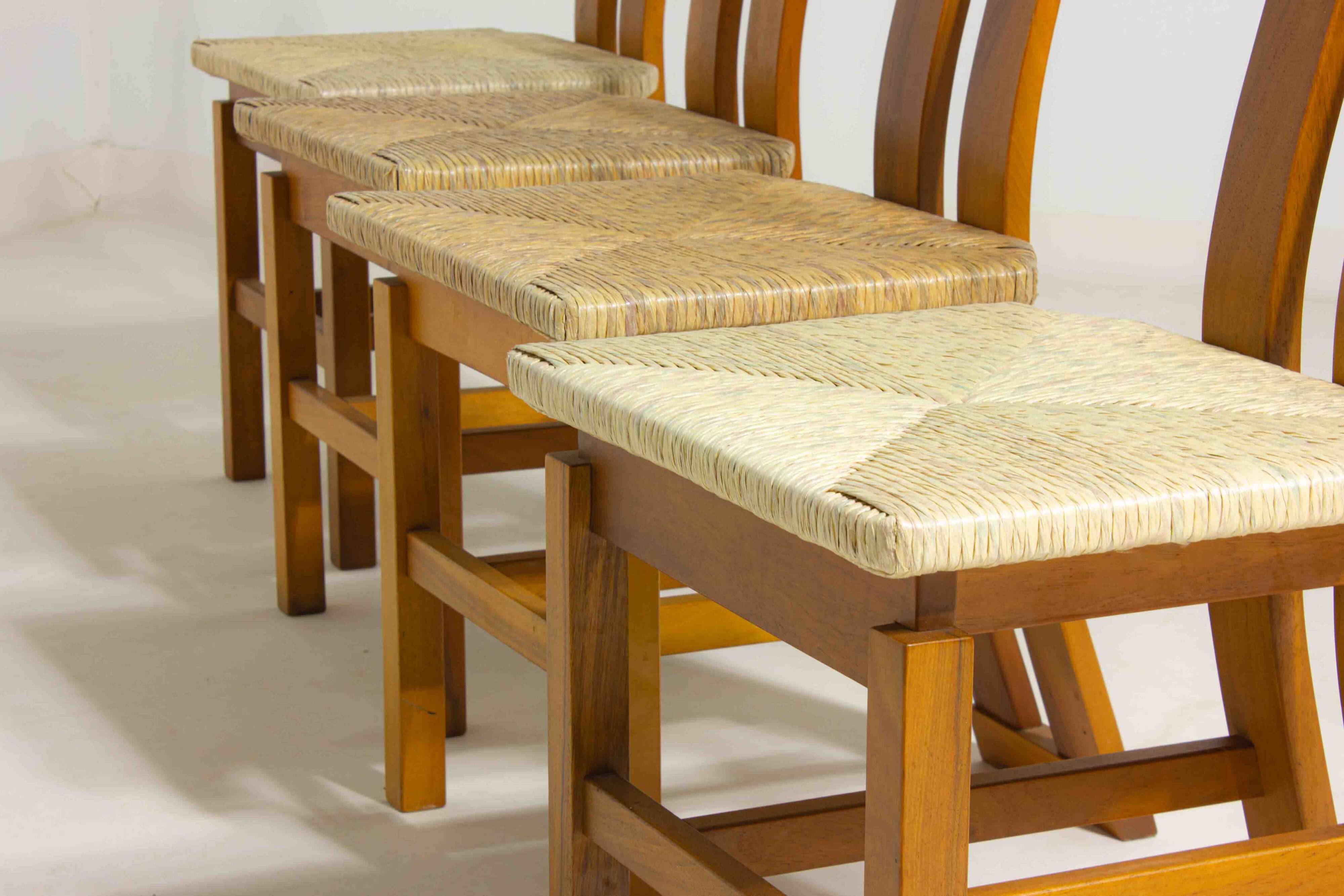 Sculptural postmodern dining chairs in wood with curved back, 1980s