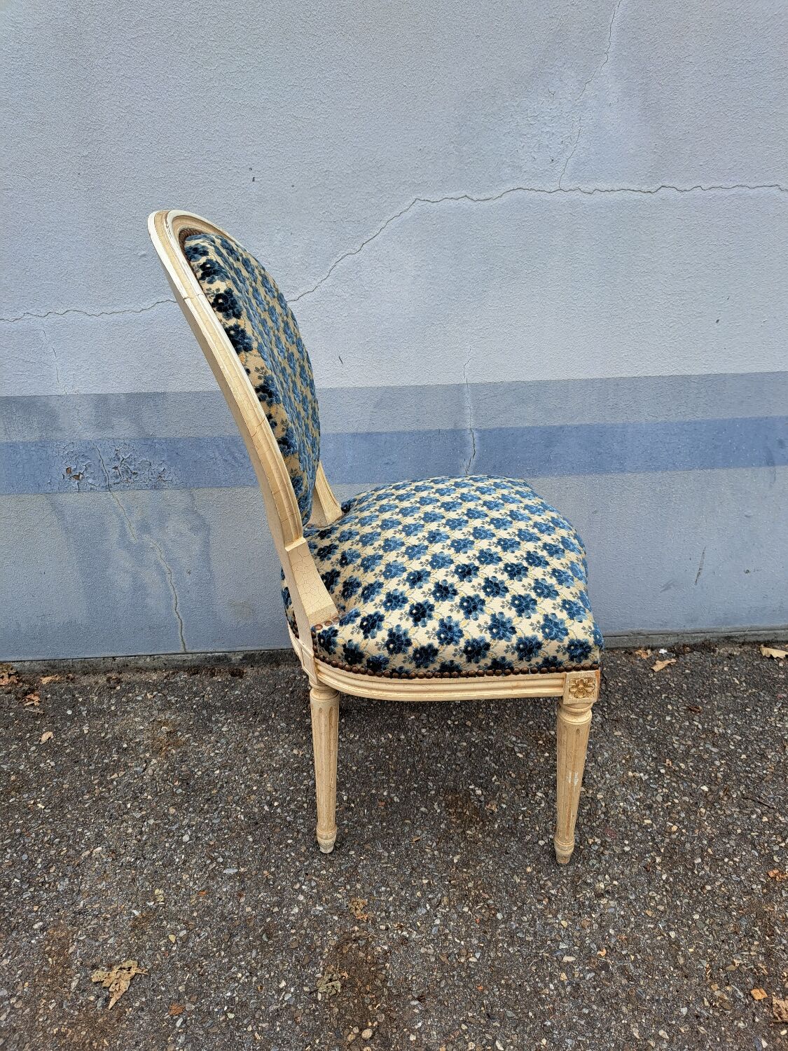 Chaises médaillon