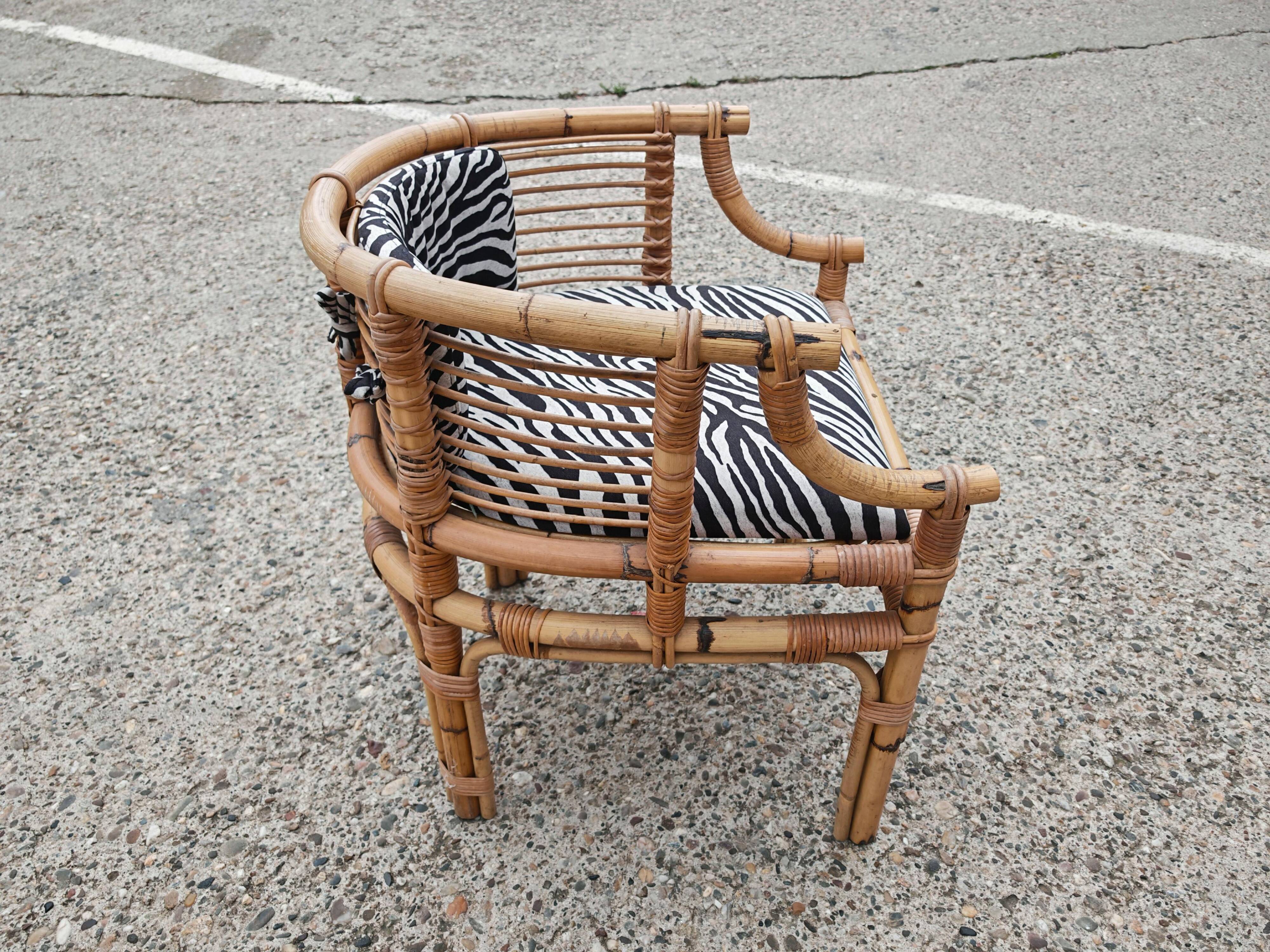 Pair of Mid Century armchairs, horseshoe shape, Italy 1950s.