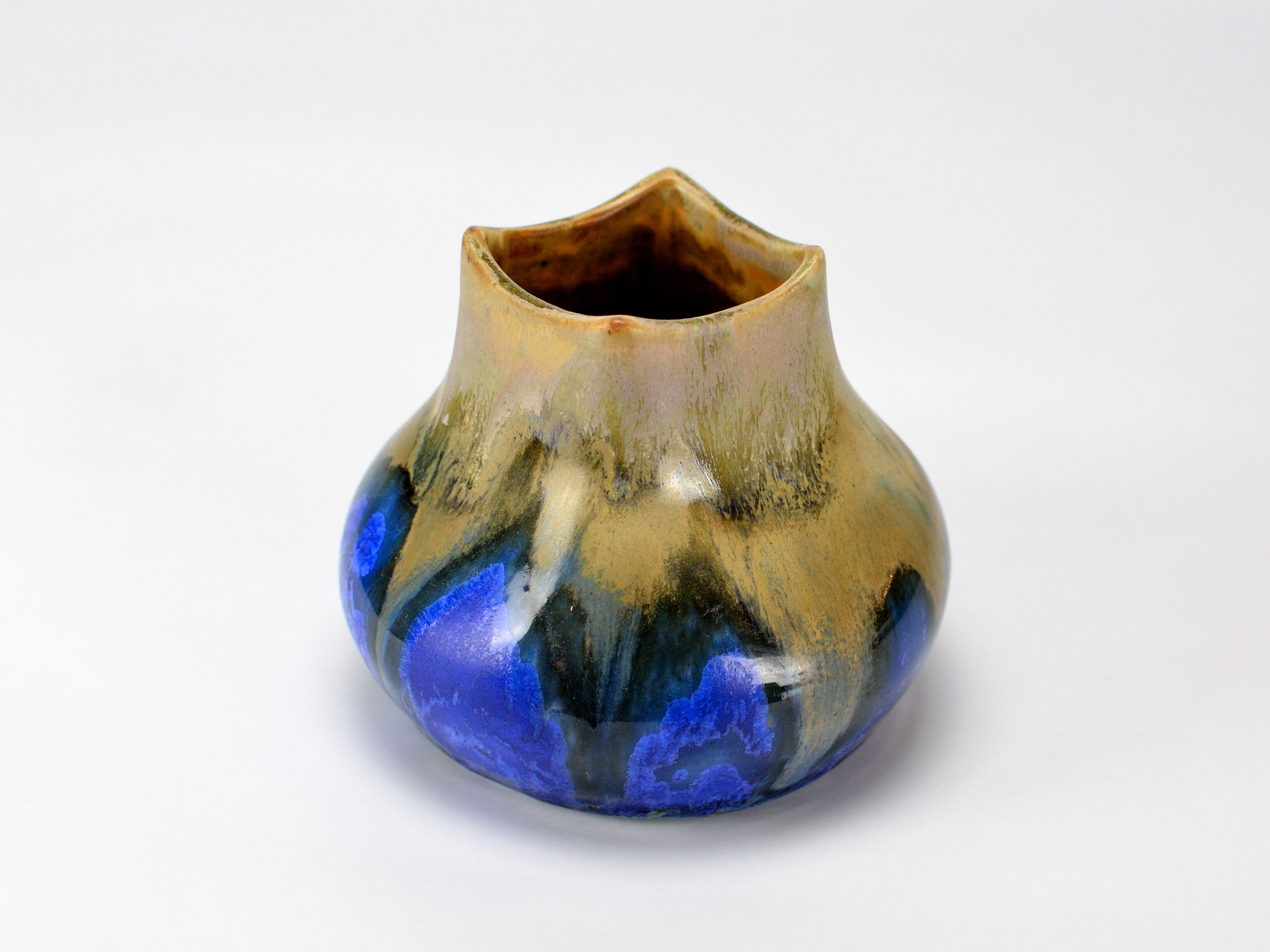 Vase signé Gilbert Métenier