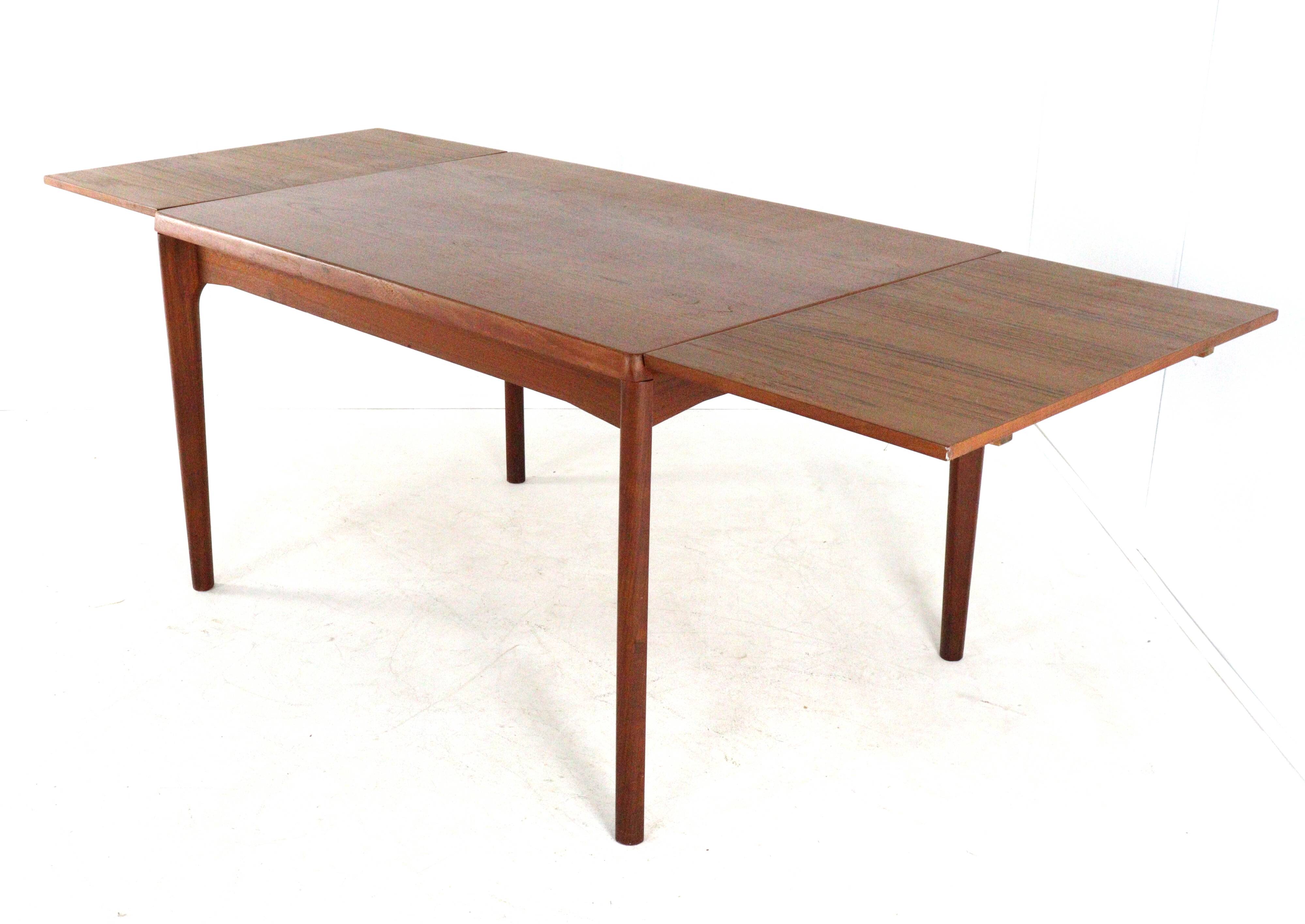 Table à manger rectangulaire extensible en teck de Henning Kjaernulf pour Vejle