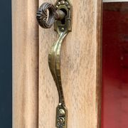Armoire vitrée vintage bois brut 1950