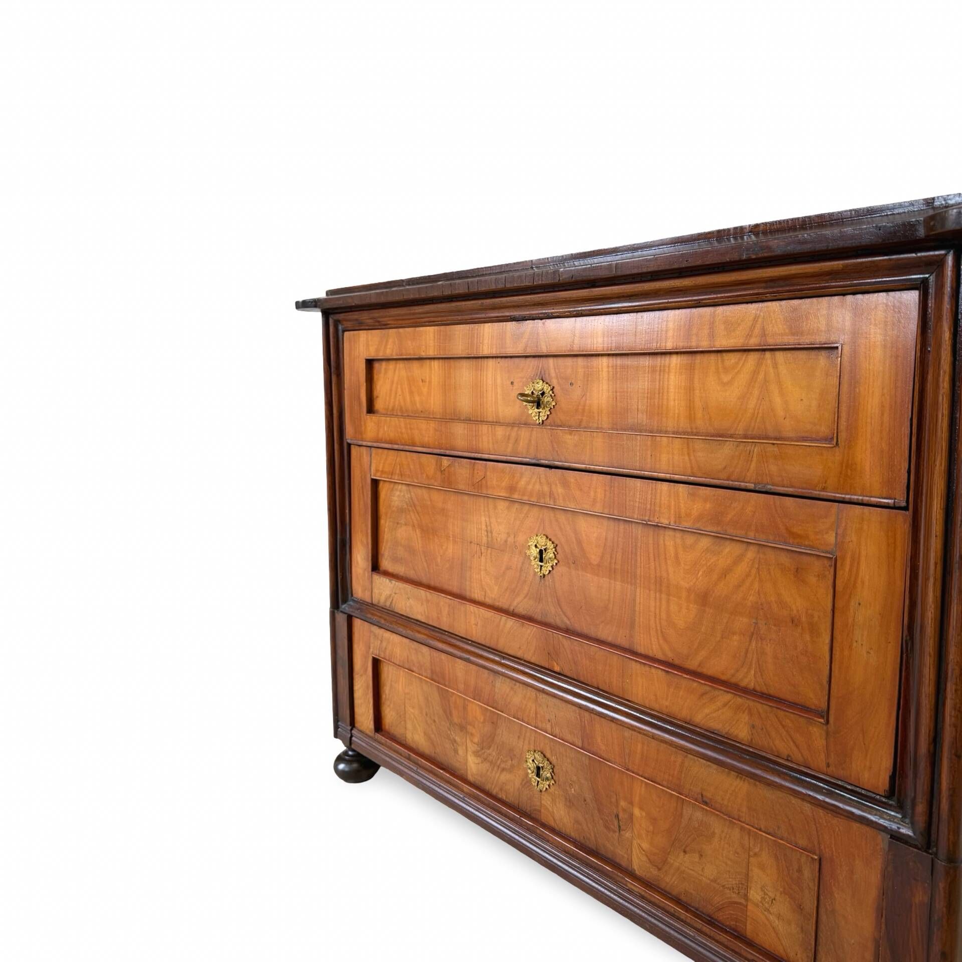 Small Antique walnut and walnut veneered Chest of Drawers – Neoclassic