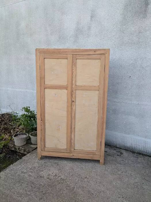 Parisian wardrobe in natural wood