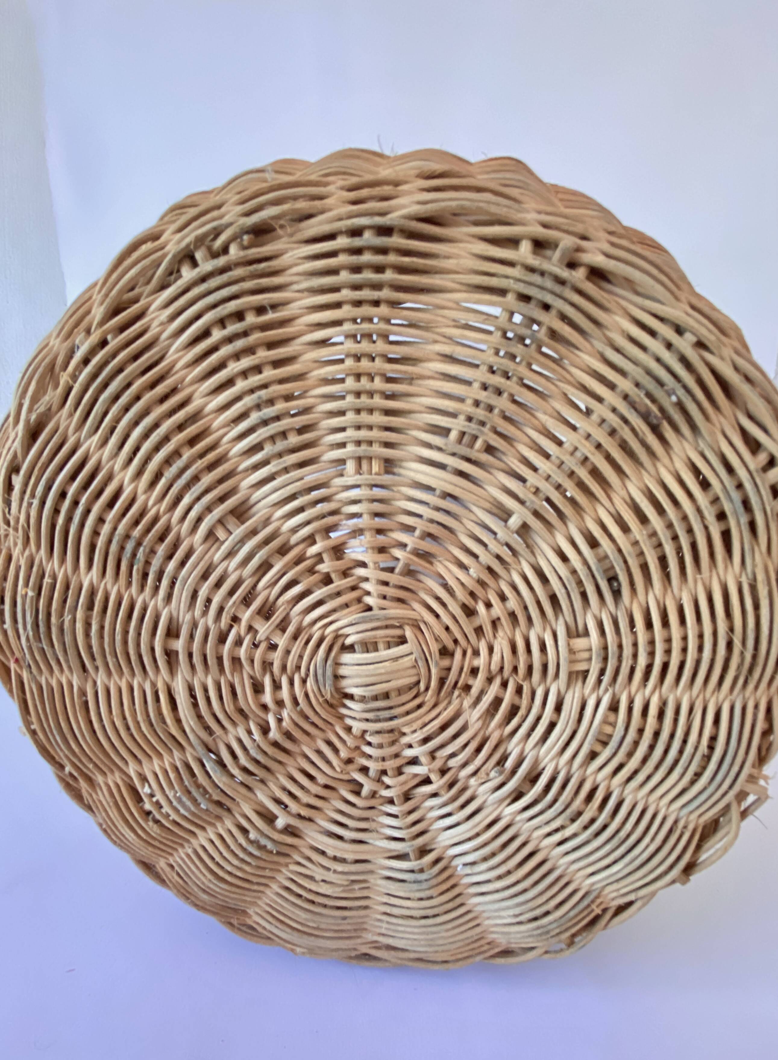 High basket with woven straws
