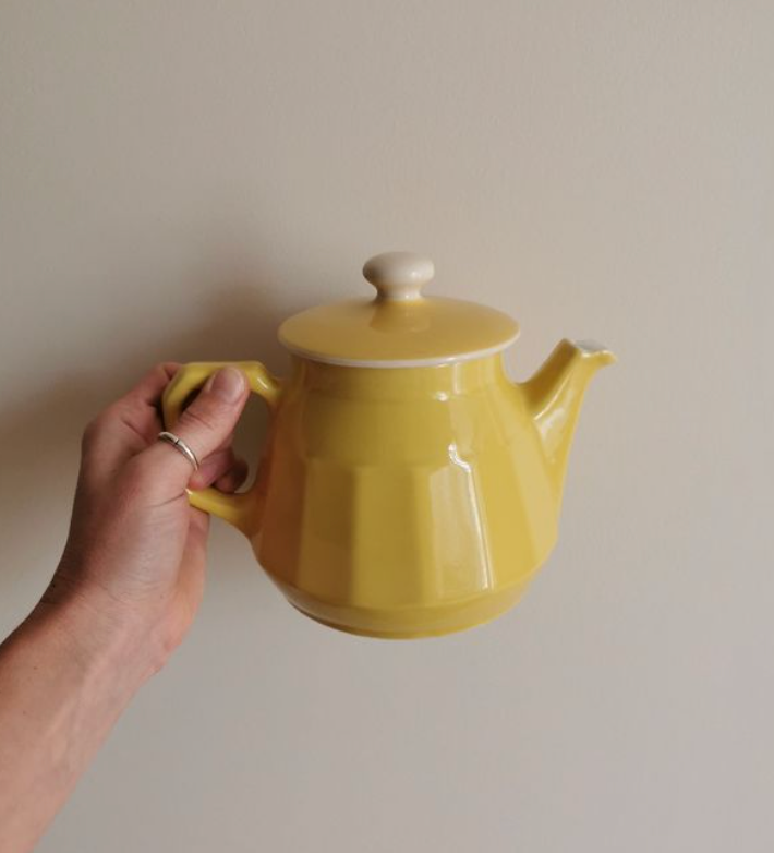 Cafetière, théière vintage jaune