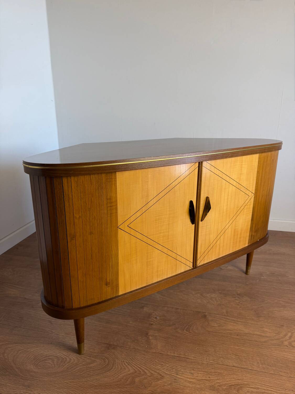 Meuble bar vintage à plateau tournant – l’esprit cocktail des années 50