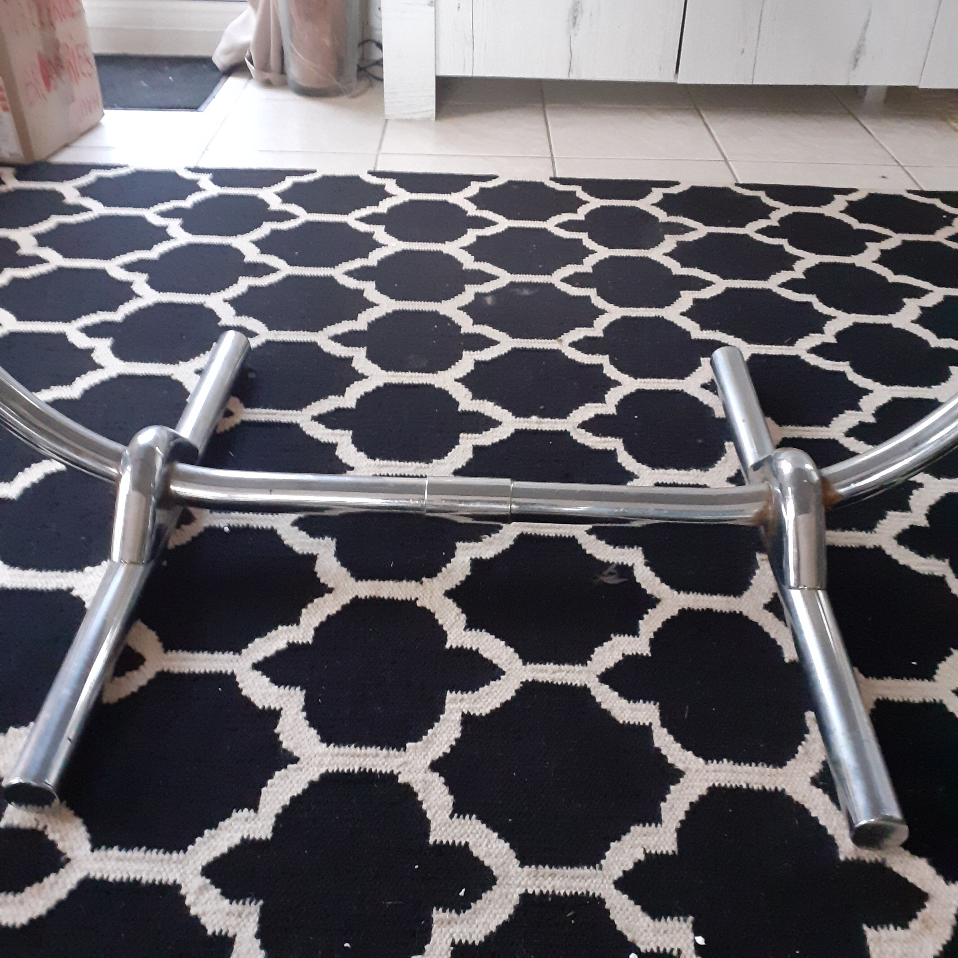 Italian table in white formica and chrome legs