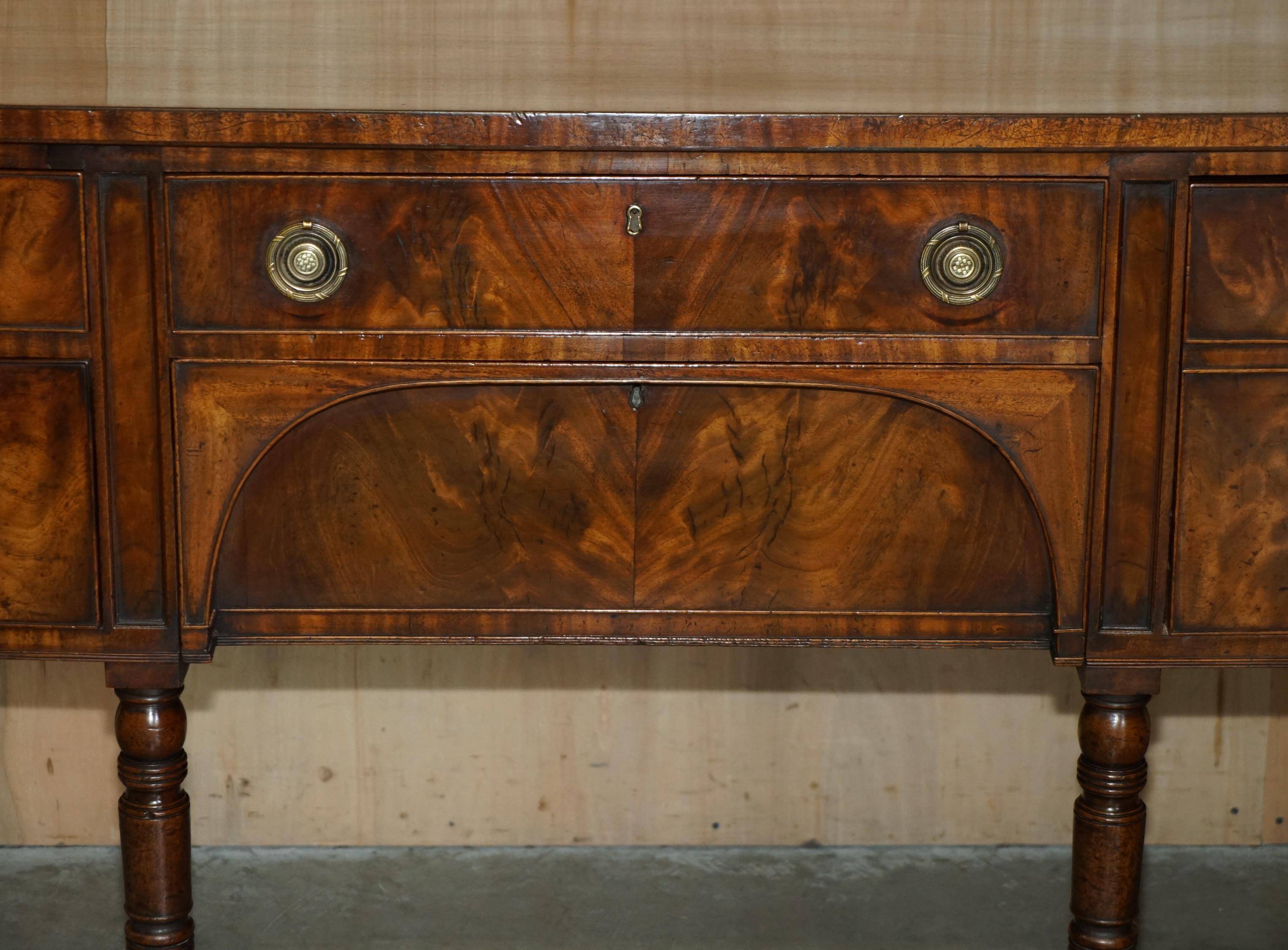 English buffet George III from around 1780 in restored flame wood.